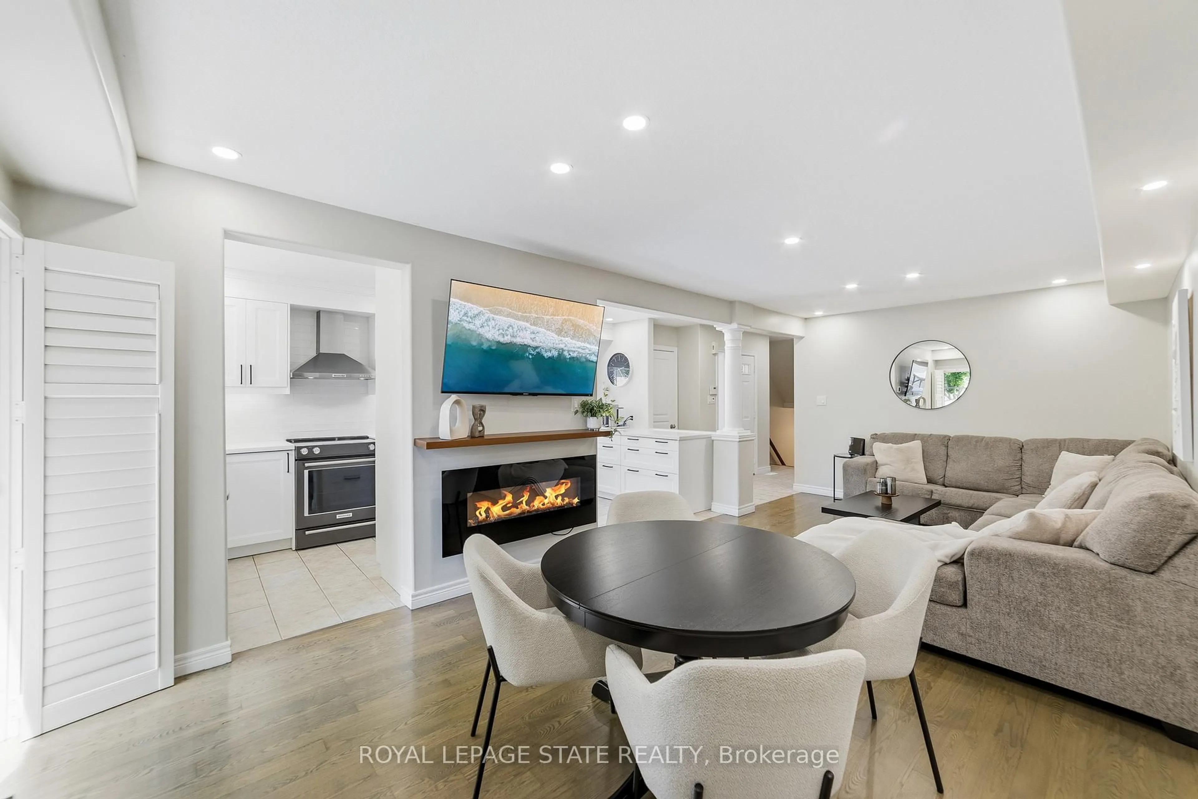 Open concept kitchen, unknown for 242 Upper Mount Albion Rd #13, Hamilton Ontario L8J 0B1