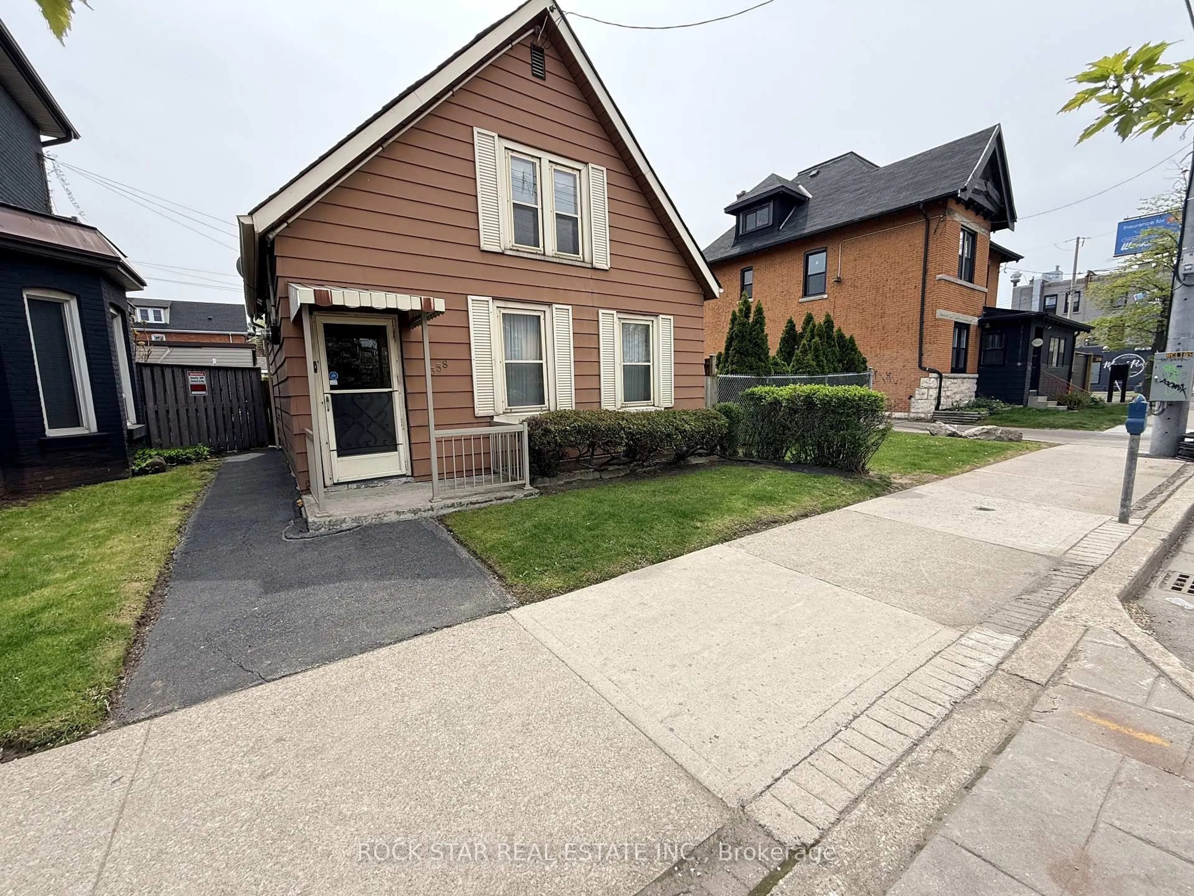 Home with brick exterior material, street for 358 Barton St, Hamilton Ontario L8L 2X9