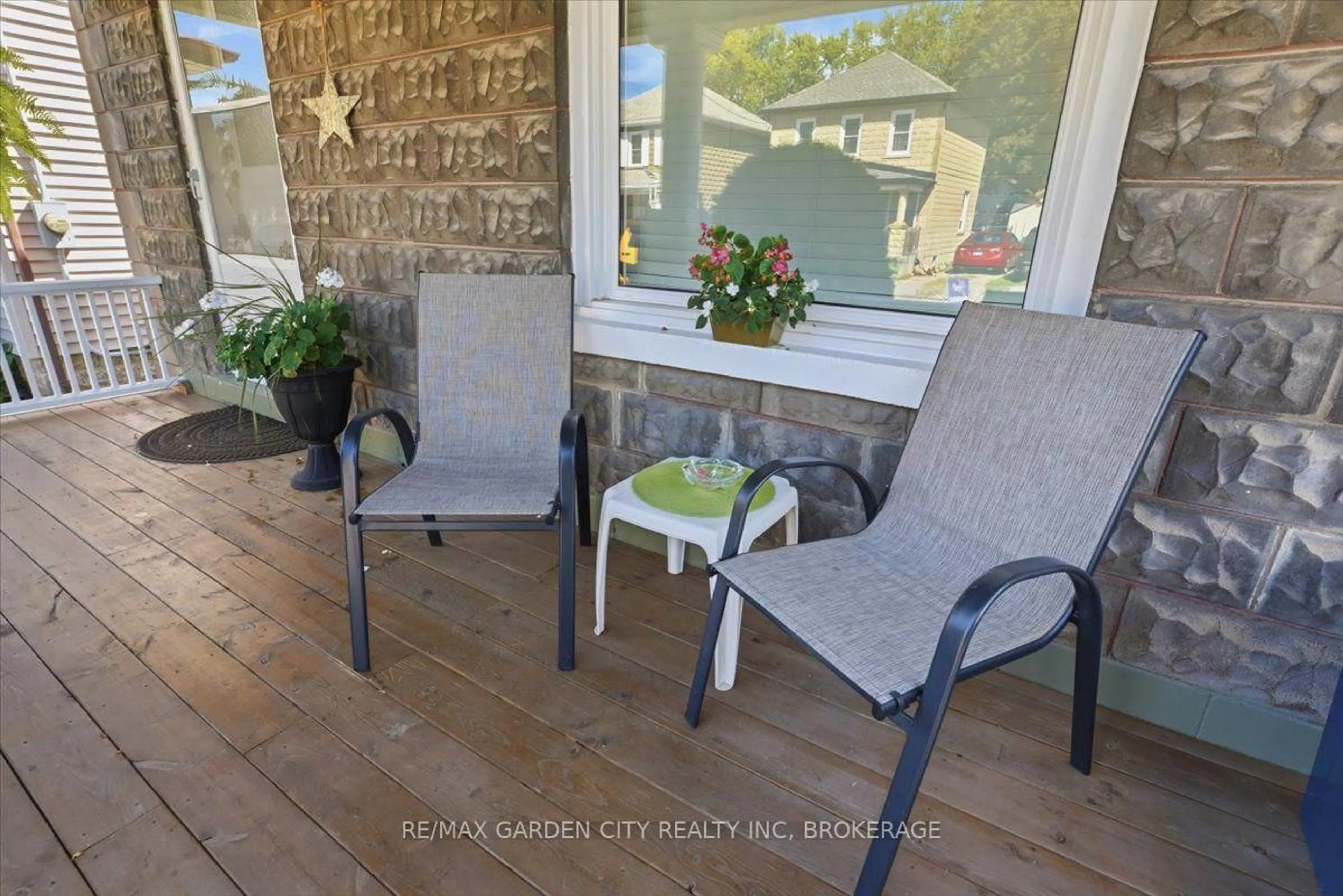 Patio, water/lake/river/ocean view for 70 Lowell Ave, St. Catharines Ontario L3R 2E1