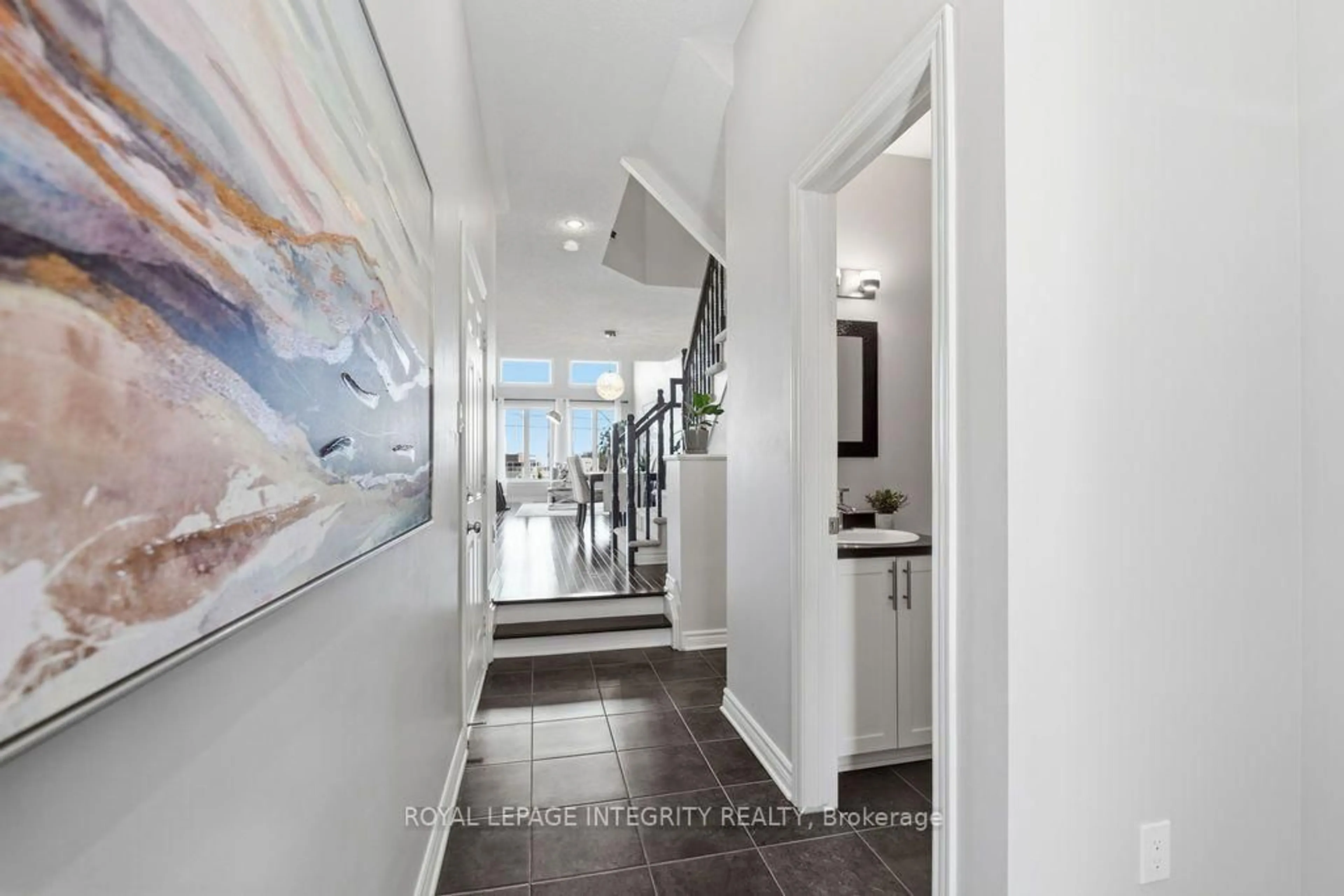 Indoor entryway for 565 Remnor Ave, Ottawa Ontario K2T 0A5