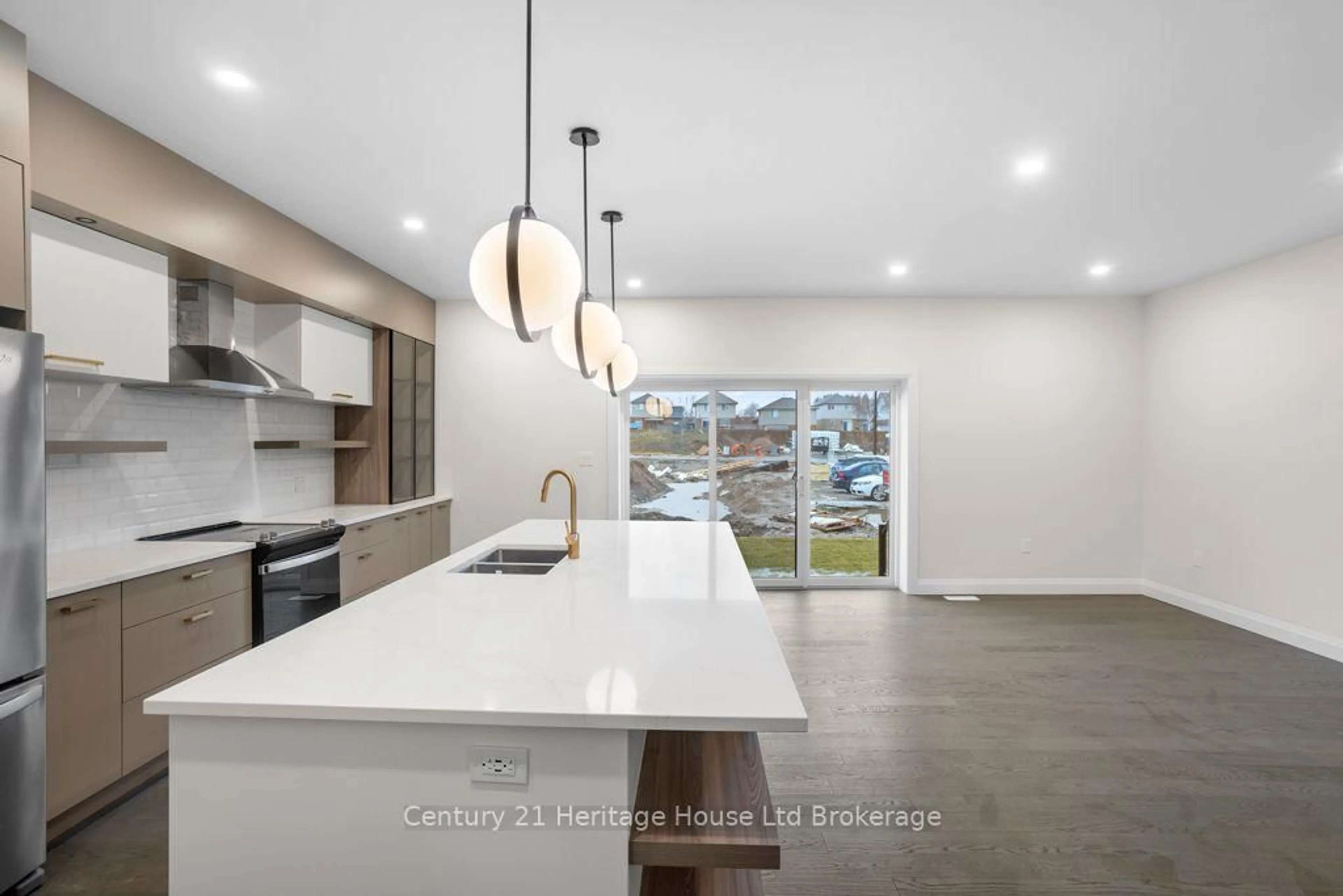 Open concept kitchen, ceramic/tile floor for 361 Quarter Town Line #703, Tillsonburg Ontario N4G 5T9
