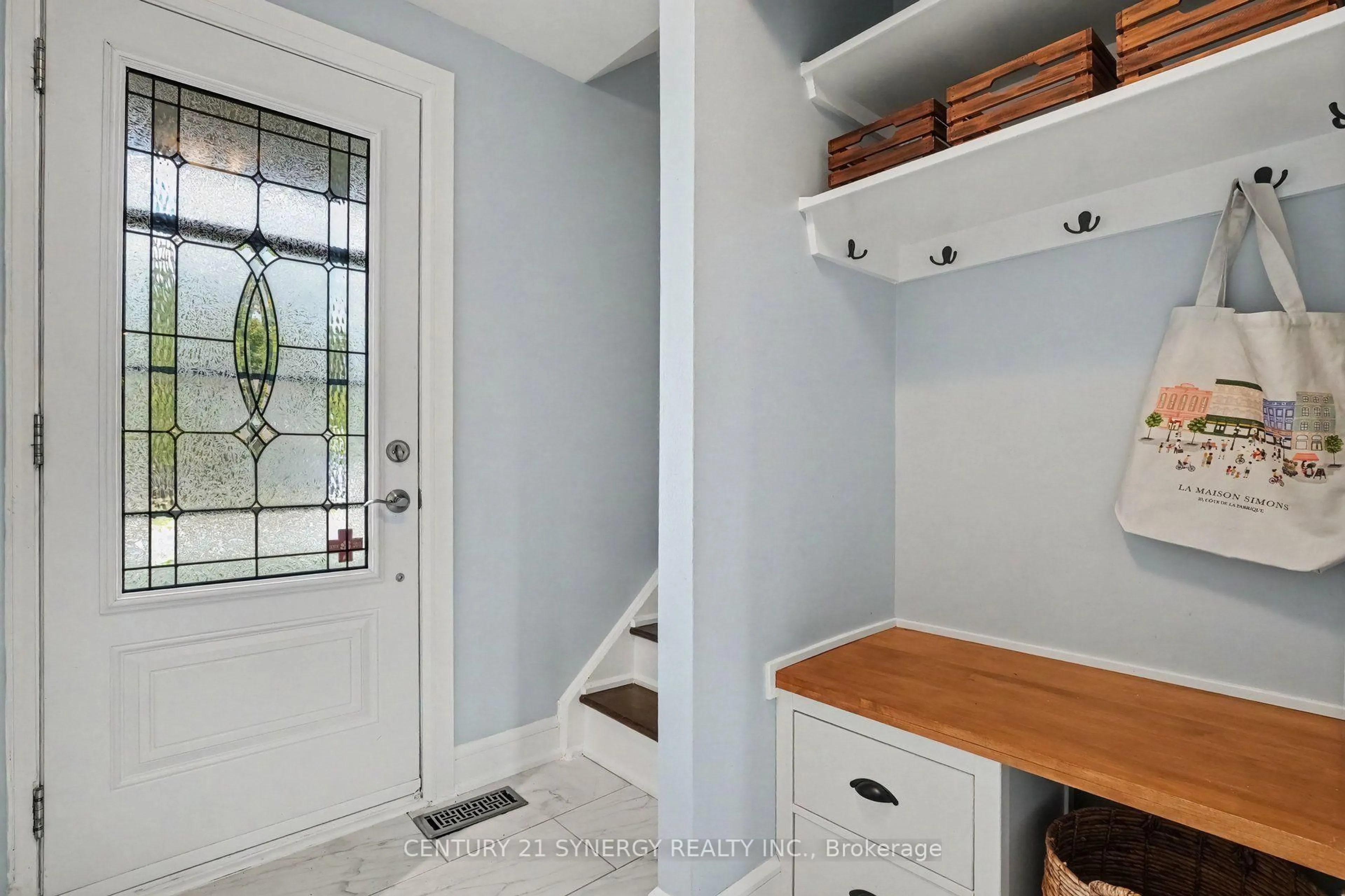 Indoor entryway for 7906 Jeanne Darc Blvd #53, Orleans Ontario K1C 2B9