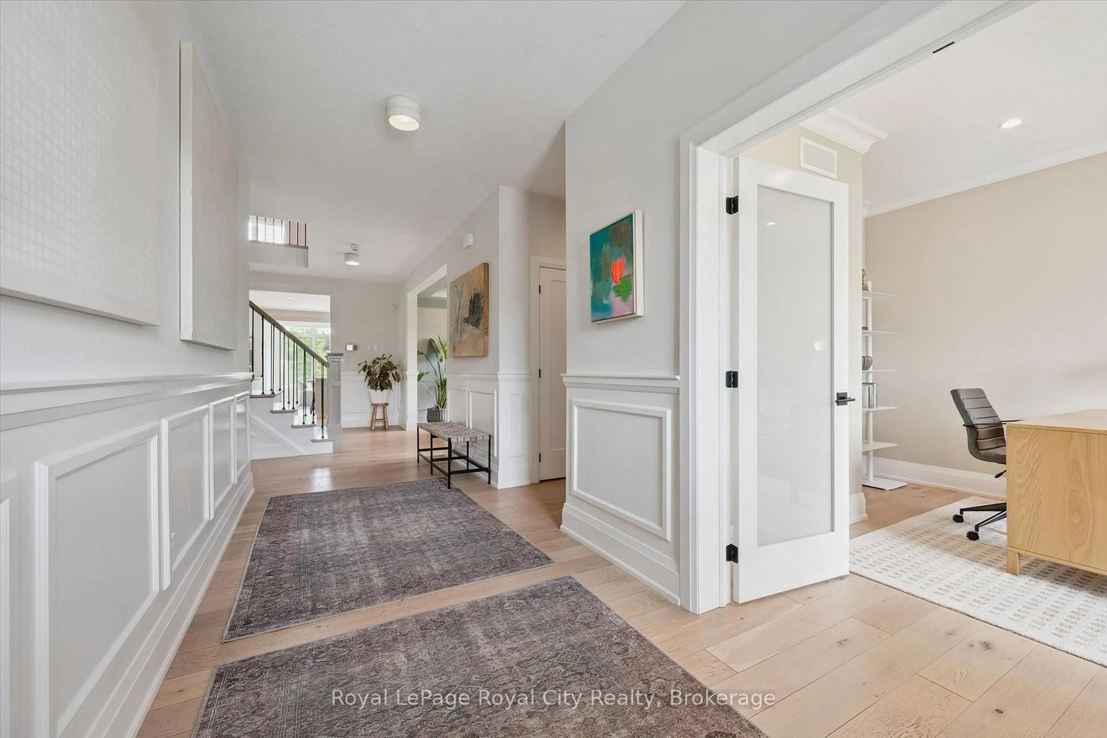 Indoor entryway for 22 Hilltop Rd, Guelph Ontario N1E 7L4