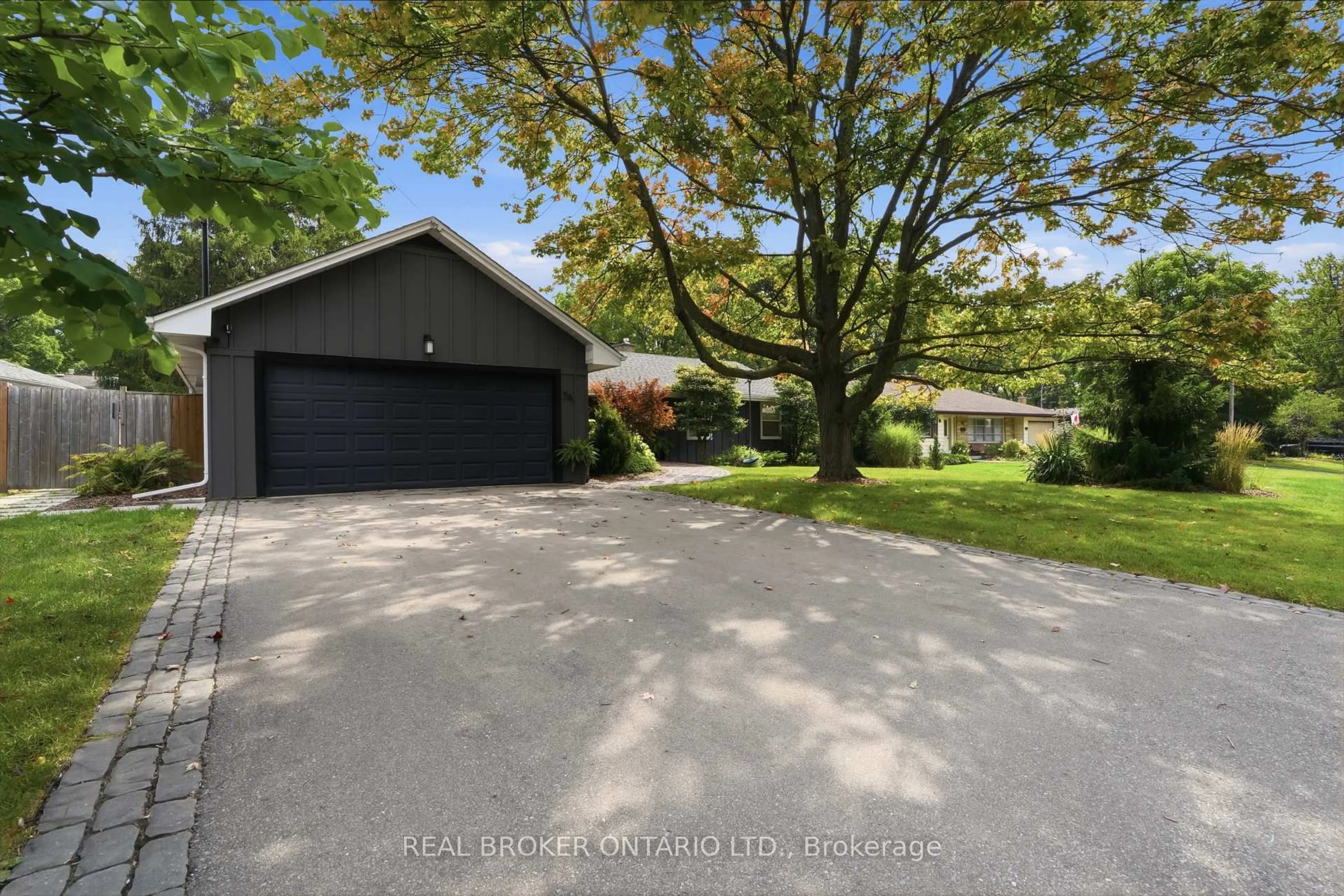 A pic from outside/outdoor area/front of a property/back of a property/a pic from drone, street for 54 Mayfair Ave, Hamilton Ontario L9H 3L1