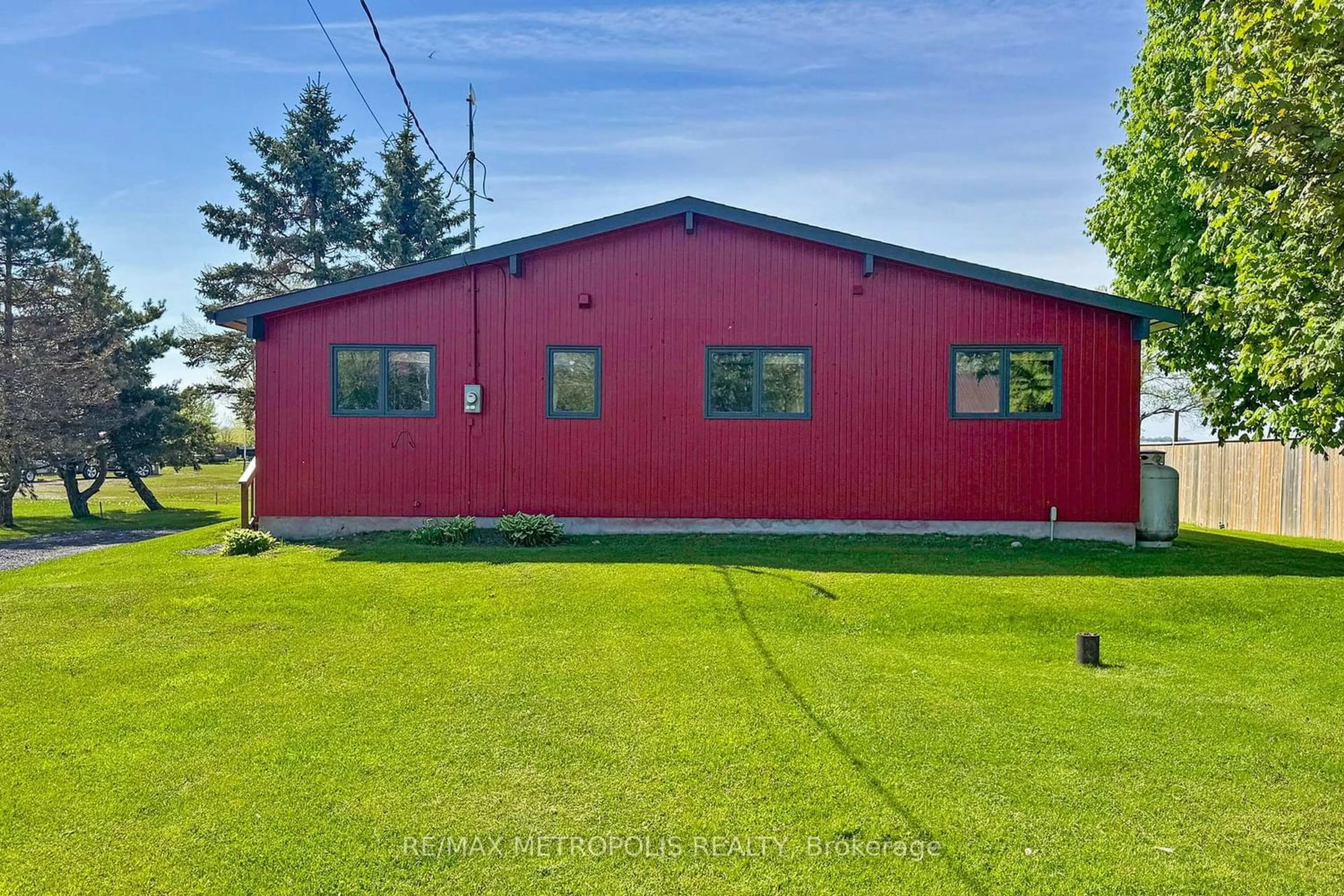 A pic from outside/outdoor area/front of a property/back of a property/a pic from drone, building for 40 Rabbit Rd, Brighton Ontario K0K 1H0