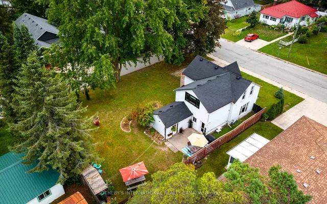 235 Spence St, Saugeen Shores 2