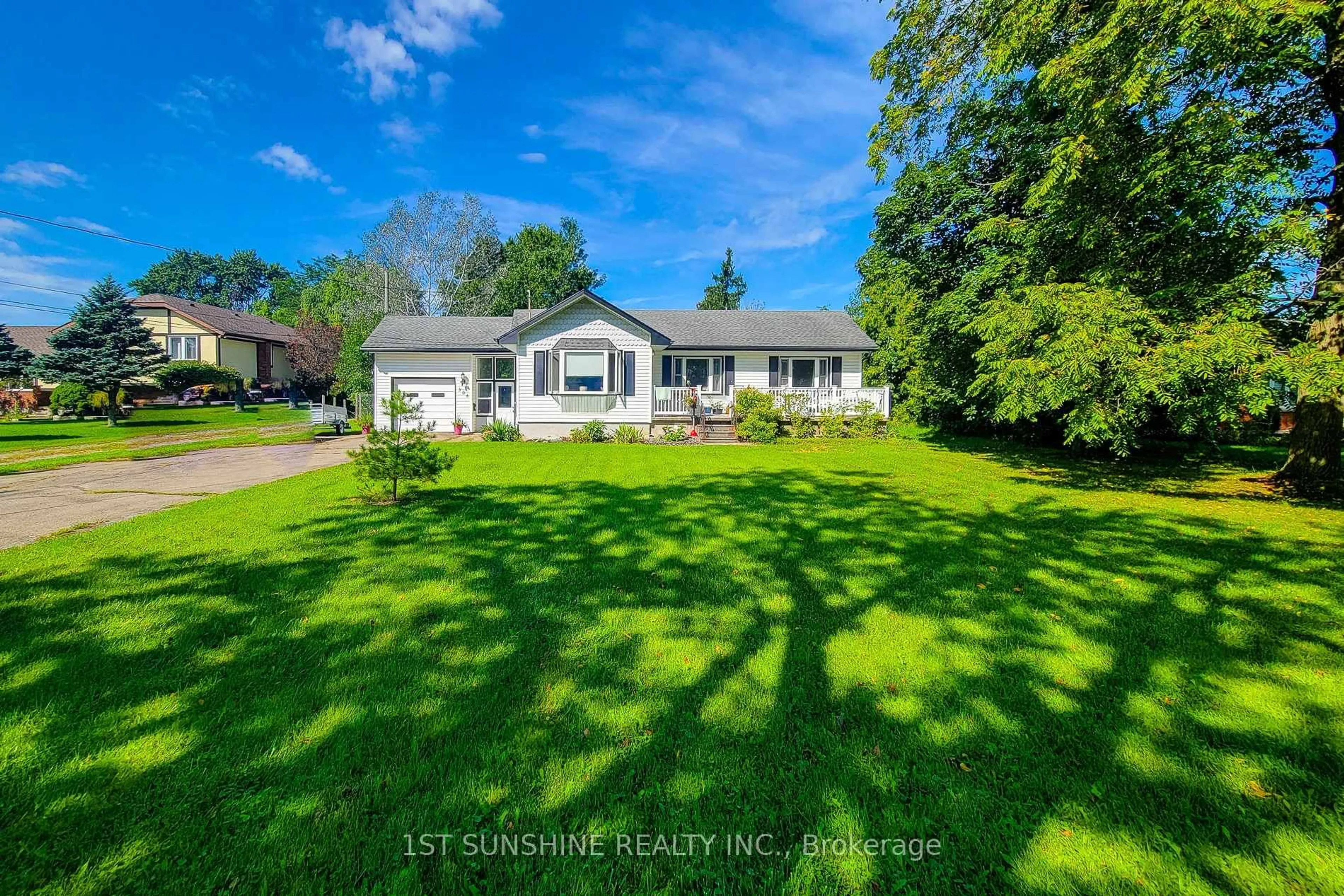 A pic from outside/outdoor area/front of a property/back of a property/a pic from drone, water/lake/river/ocean view for 306 RIVERSIDE Dr, Welland Ontario L3C 5E5