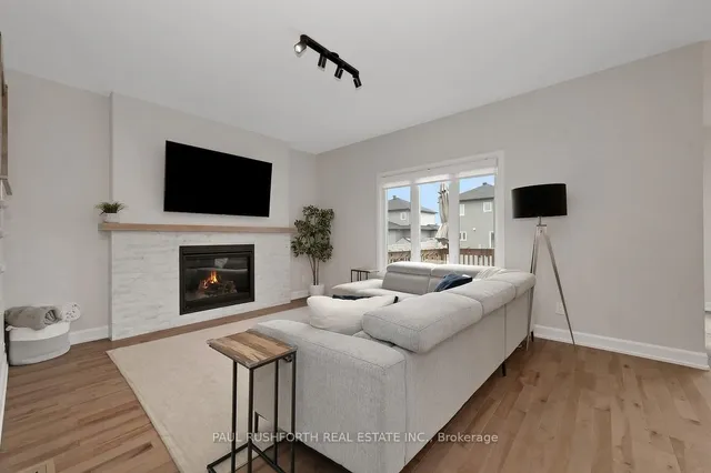 624 Geneva Cres, Russell 5