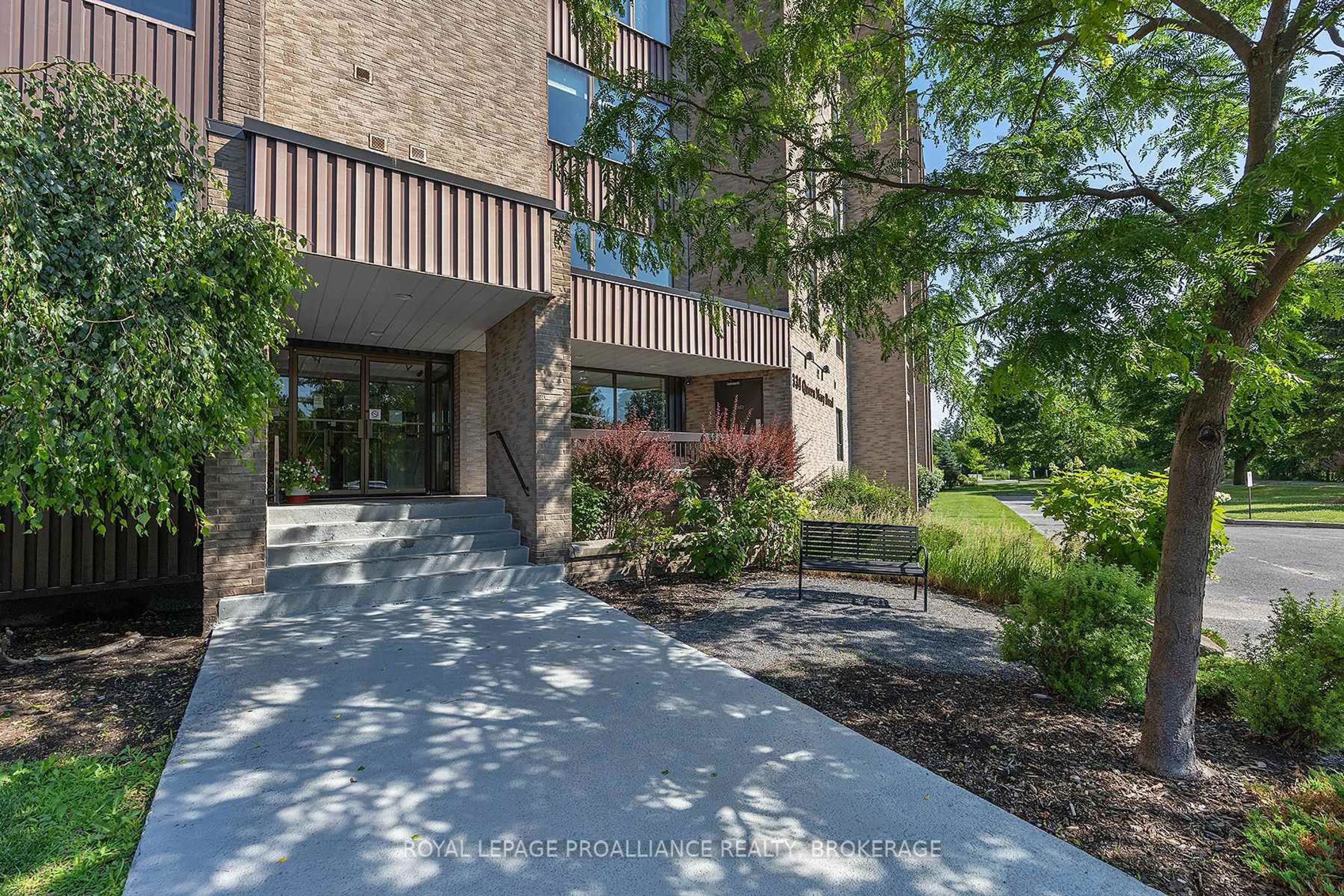 Indoor foyer for 334 Queen Mary Rd #215, Kingston Ontario K7M 7E7