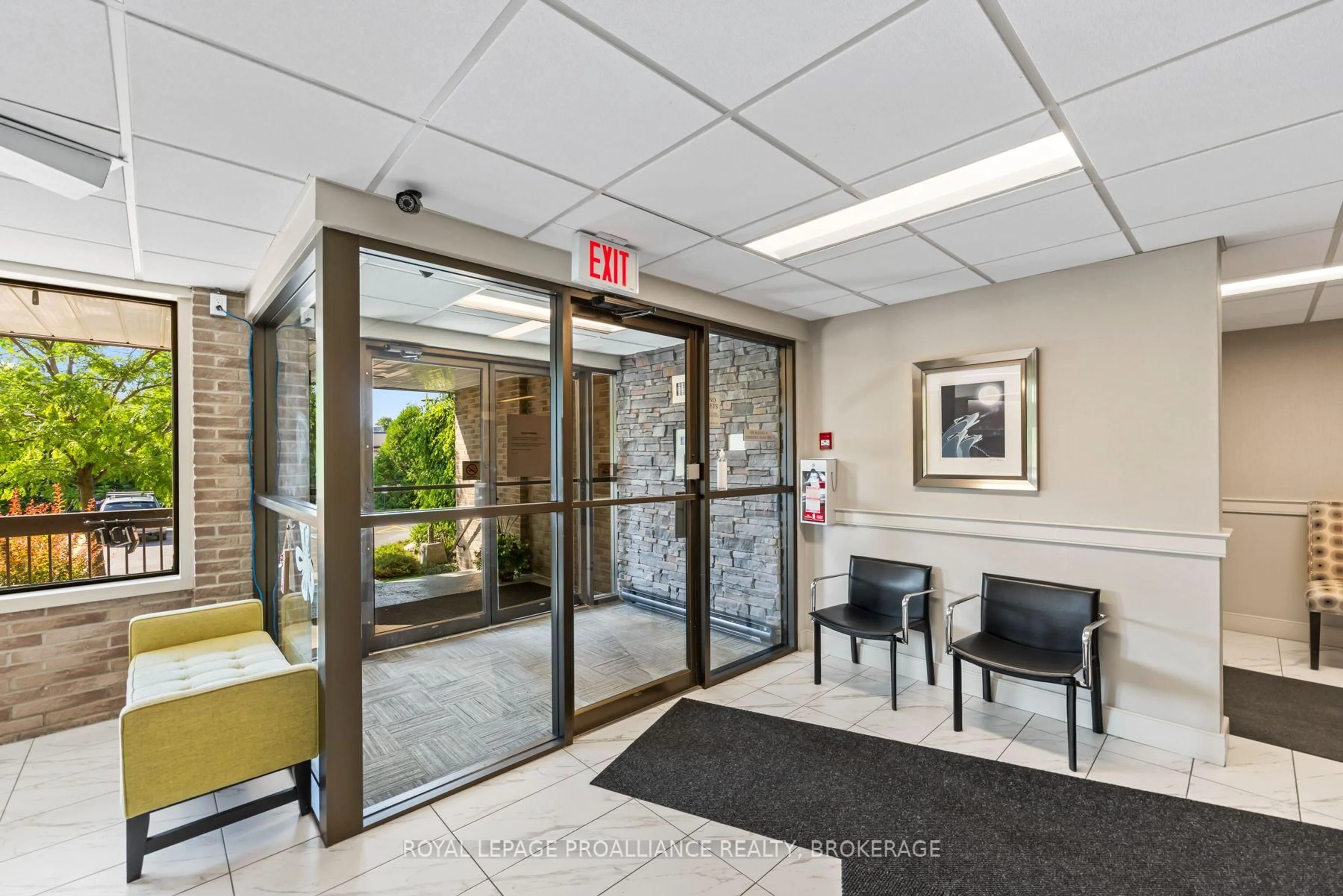 Indoor foyer for 334 Queen Mary Rd #215, Kingston Ontario K7M 7E7