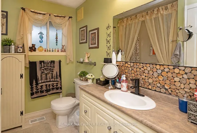 35 Pebble Beach Pkwy, South Huron 2