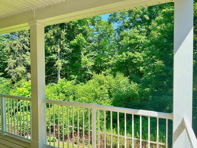 108 CHRISTOPHER Crt, London South 3