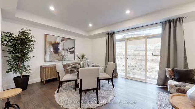 42 JULIE Cres, London South 5