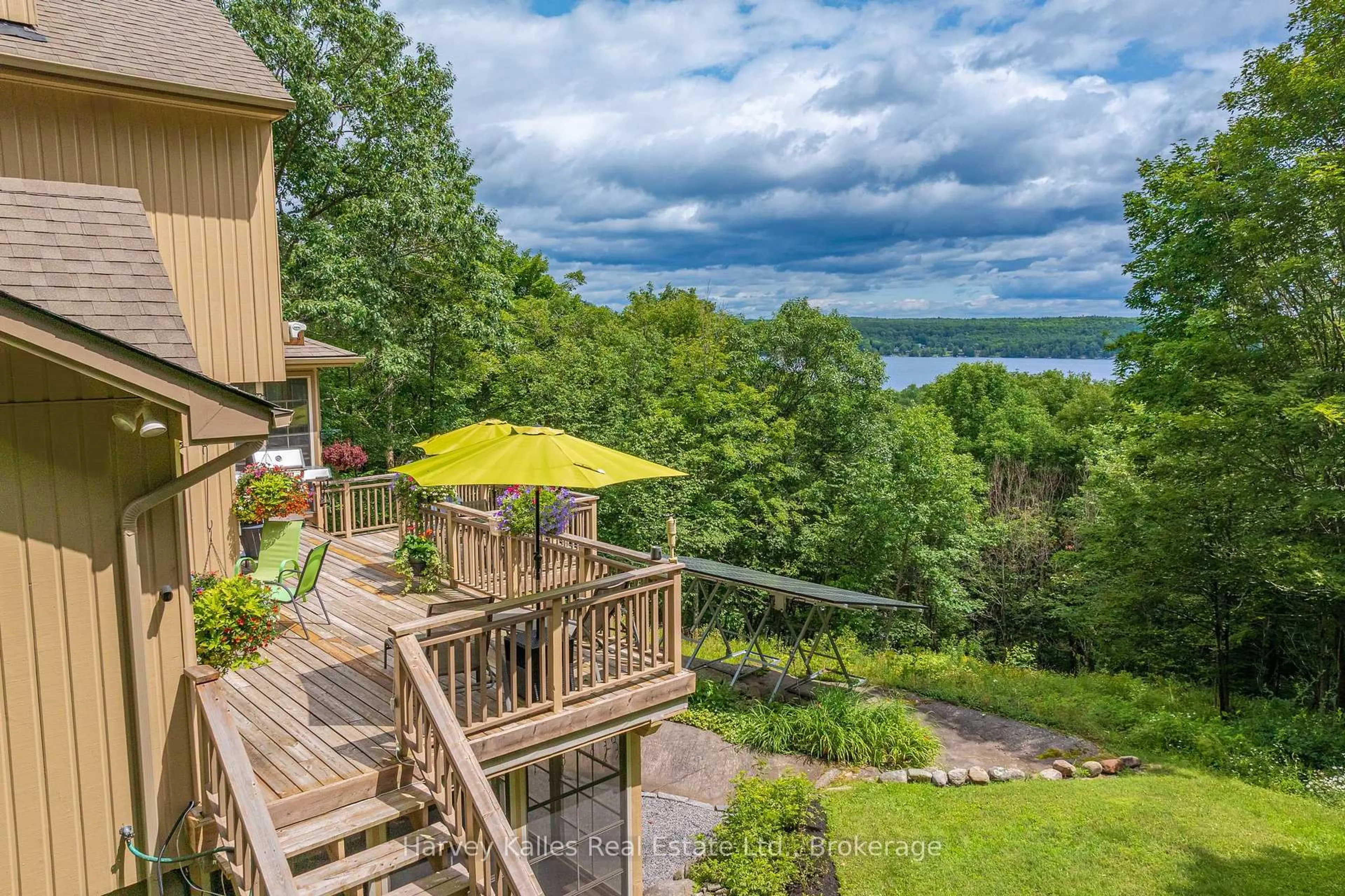 Patio, water/lake/river/ocean view for 34 Logging Tr, Huntsville Ontario P0B 1M0