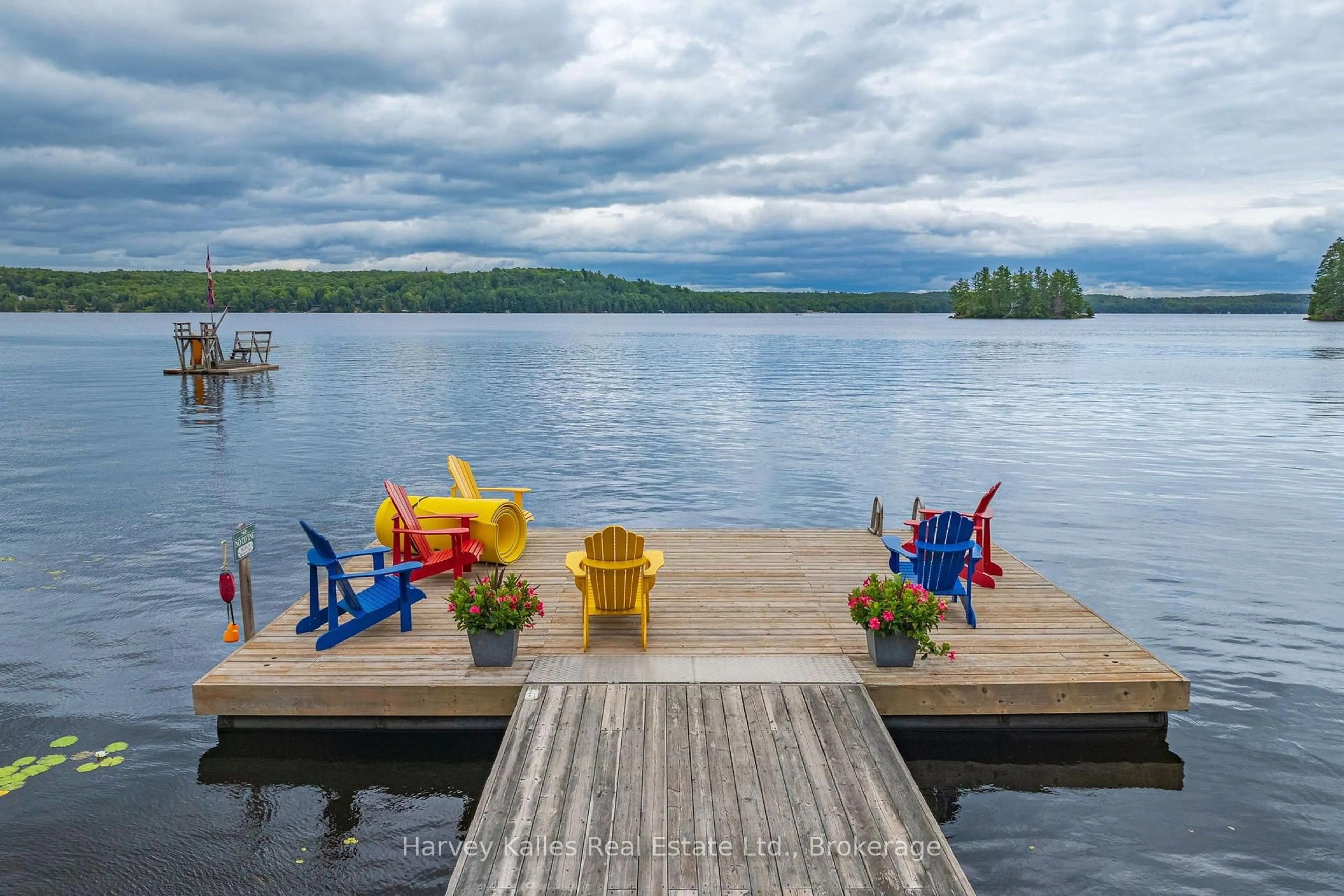 Patio, water/lake/river/ocean view for 34 Logging Tr, Huntsville Ontario P0B 1M0