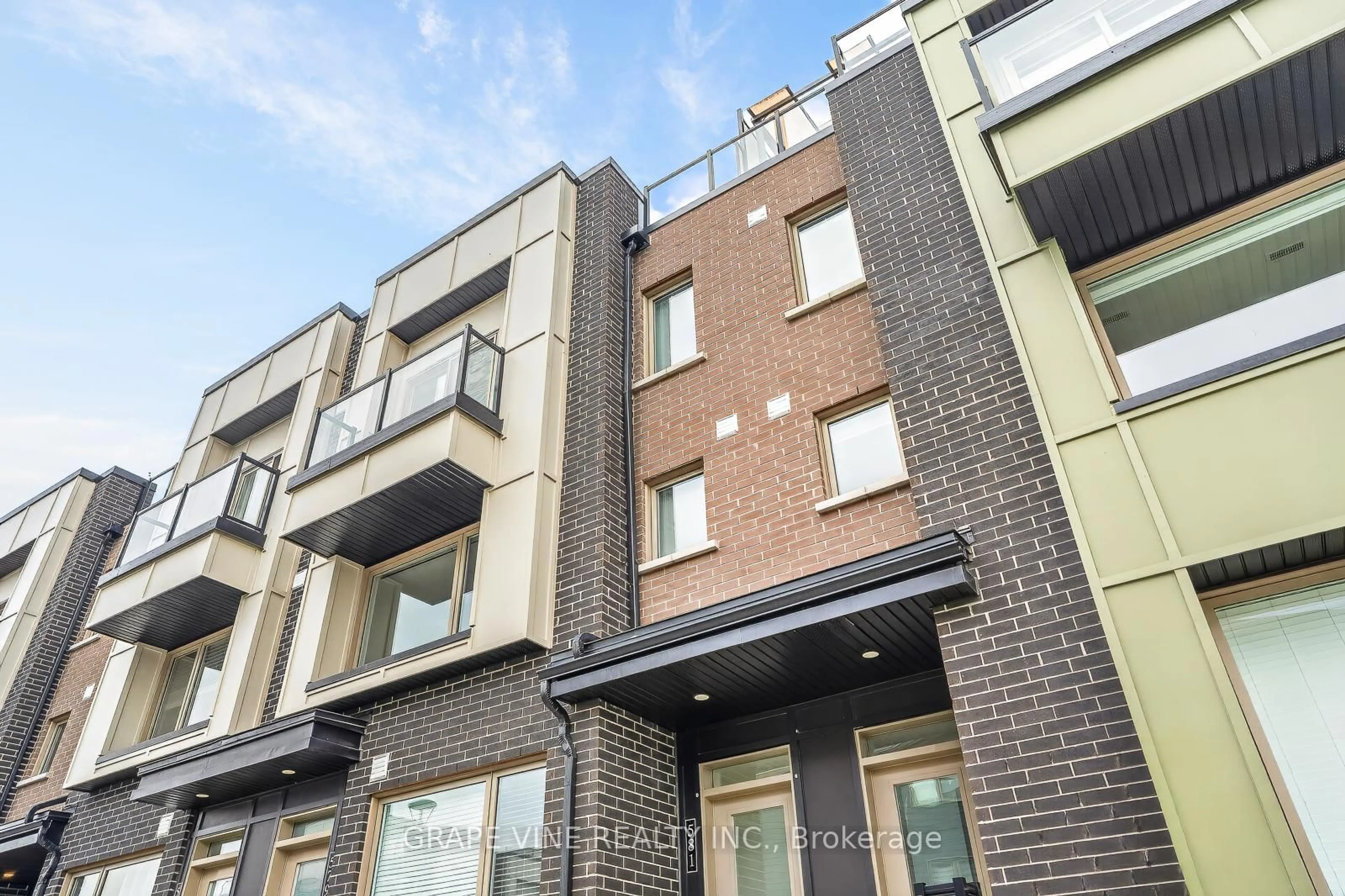 Home with brick exterior material, building for 581 Takamose Private #216, Ottawa Ontario K1K 4Z4