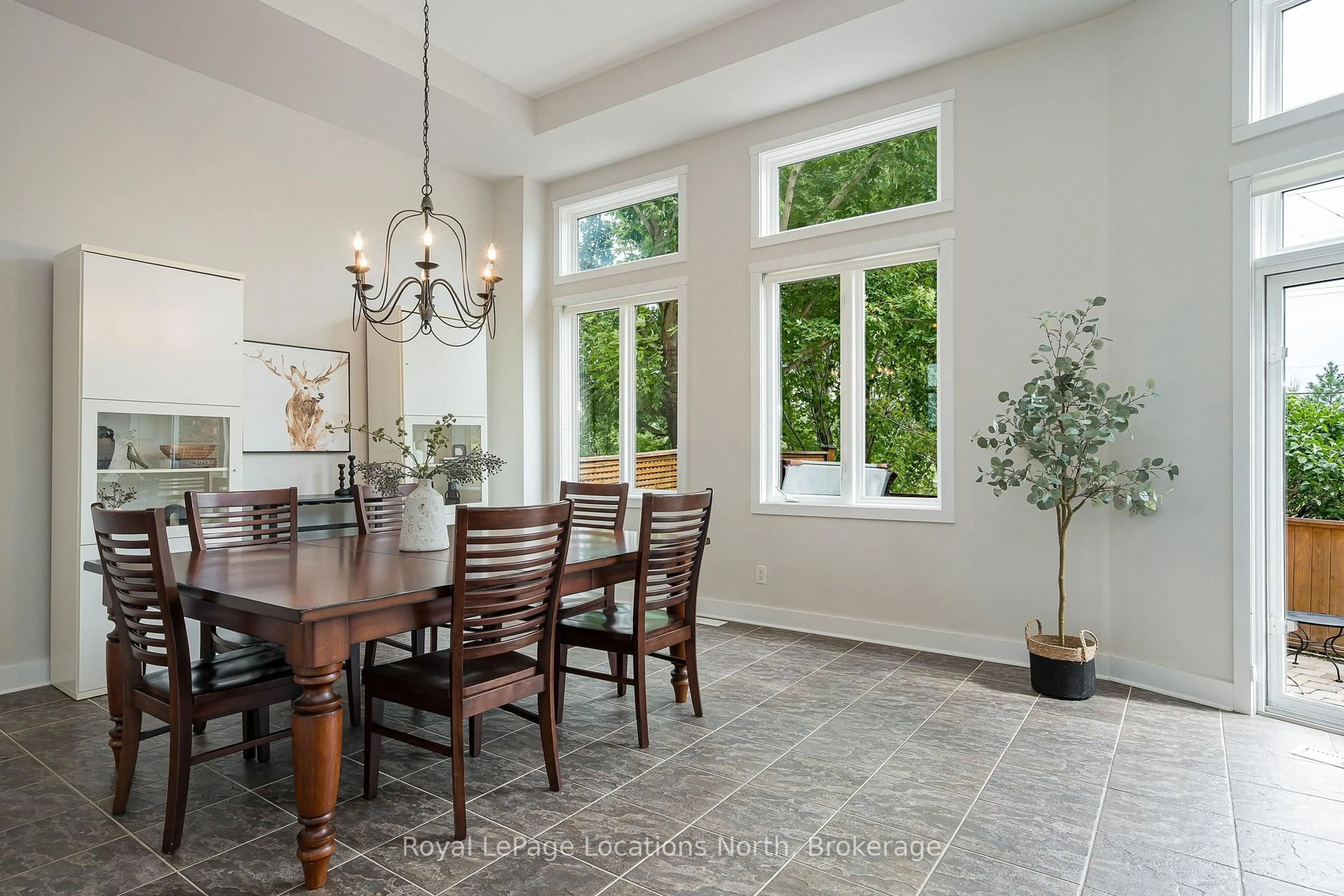 Dining room, ceramic/tile floor for 104 Farm Gate Rd #17, Blue Mountains Ontario L9Y 0L7