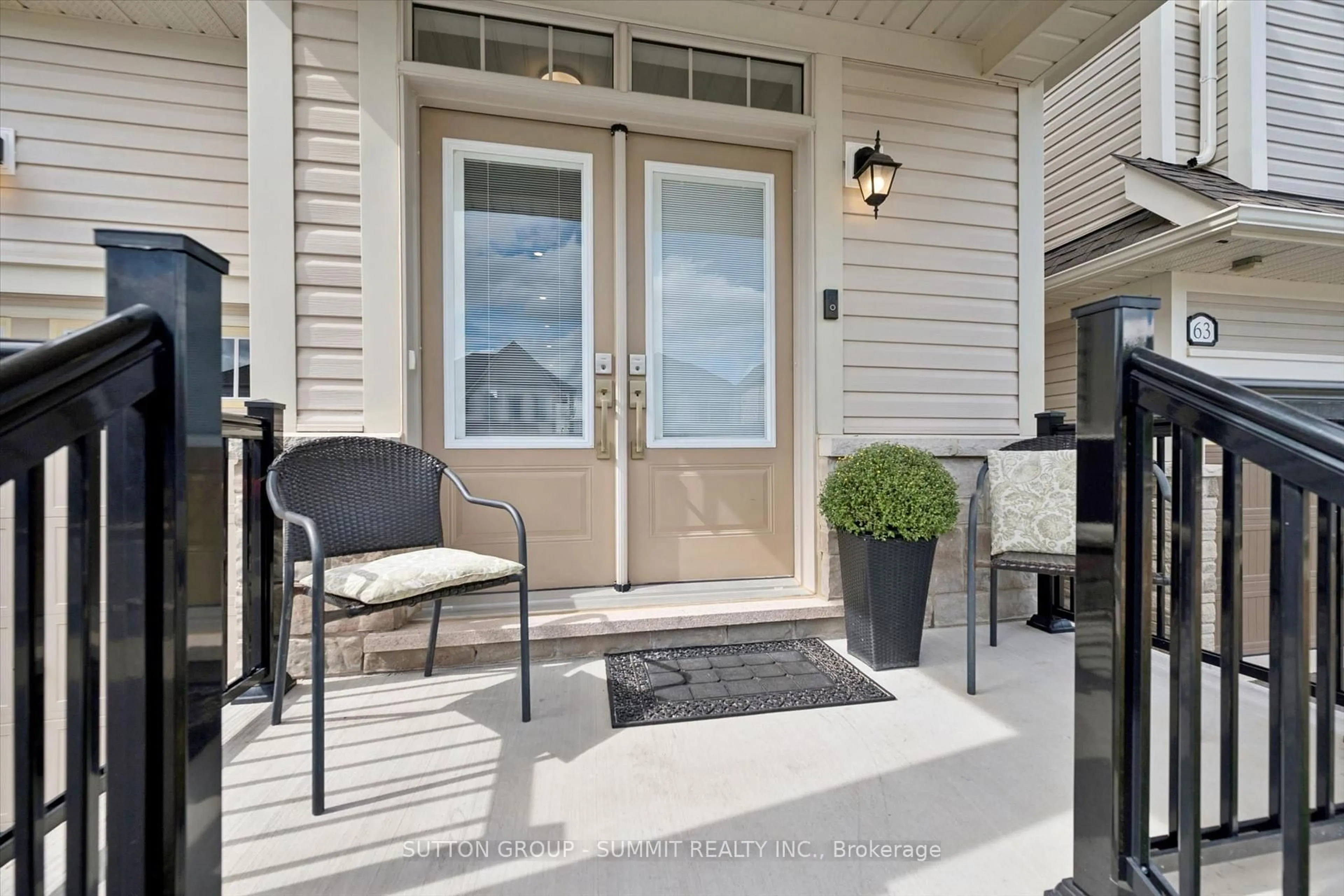 Indoor entryway for 67 Harpin Way, Centre Wellington Ontario N1M 0H8