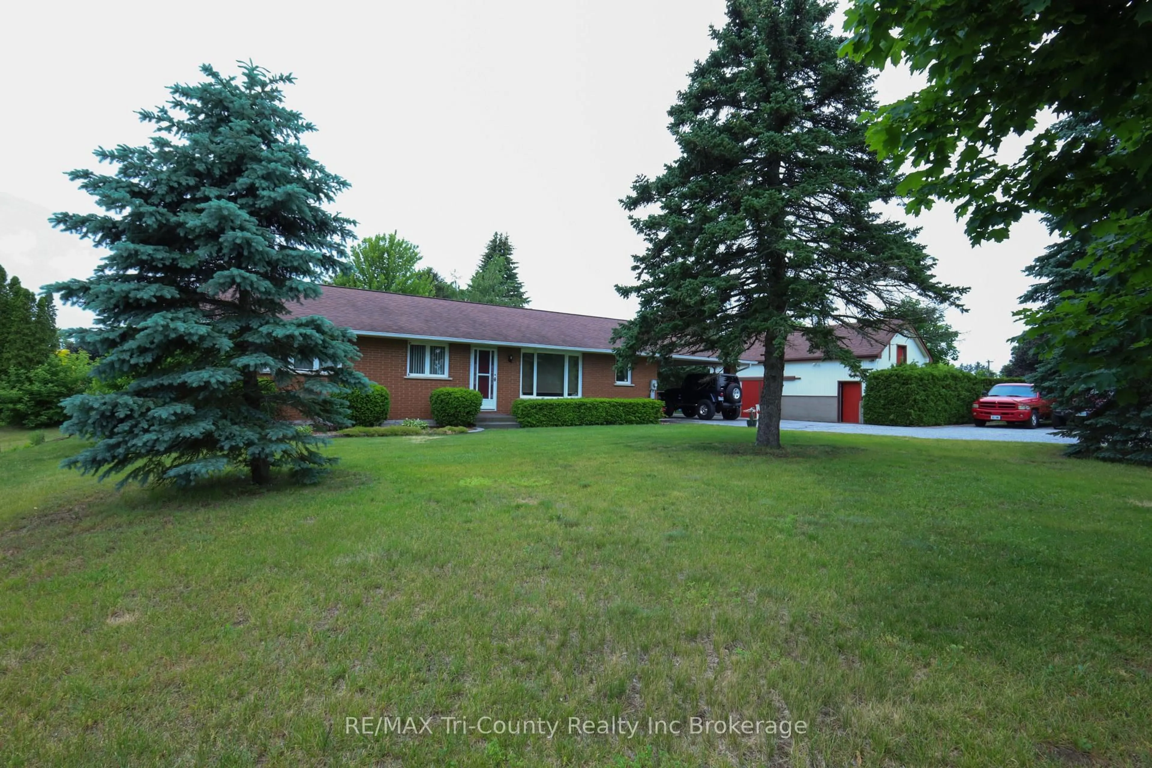 A pic from outside/outdoor area/front of a property/back of a property/a pic from drone, street for 9113 PLANK Rd, Bayham Ontario N0J 1Y0