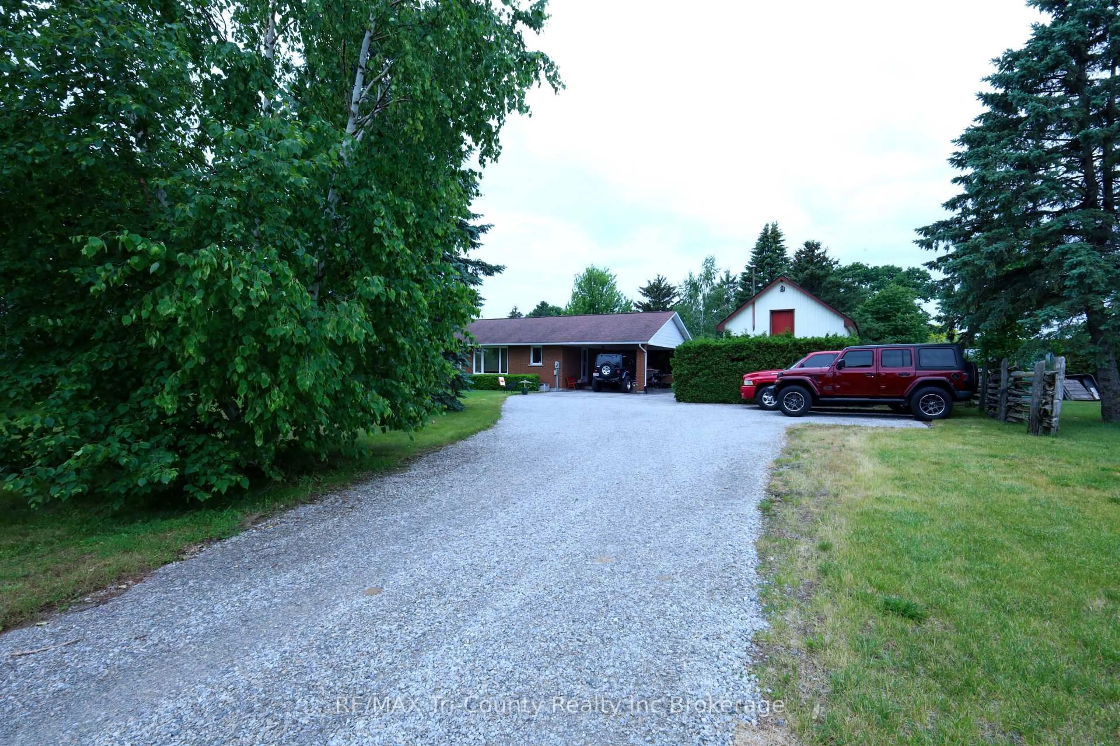 A pic from outside/outdoor area/front of a property/back of a property/a pic from drone, street for 9113 PLANK Rd, Bayham Ontario N0J 1Y0