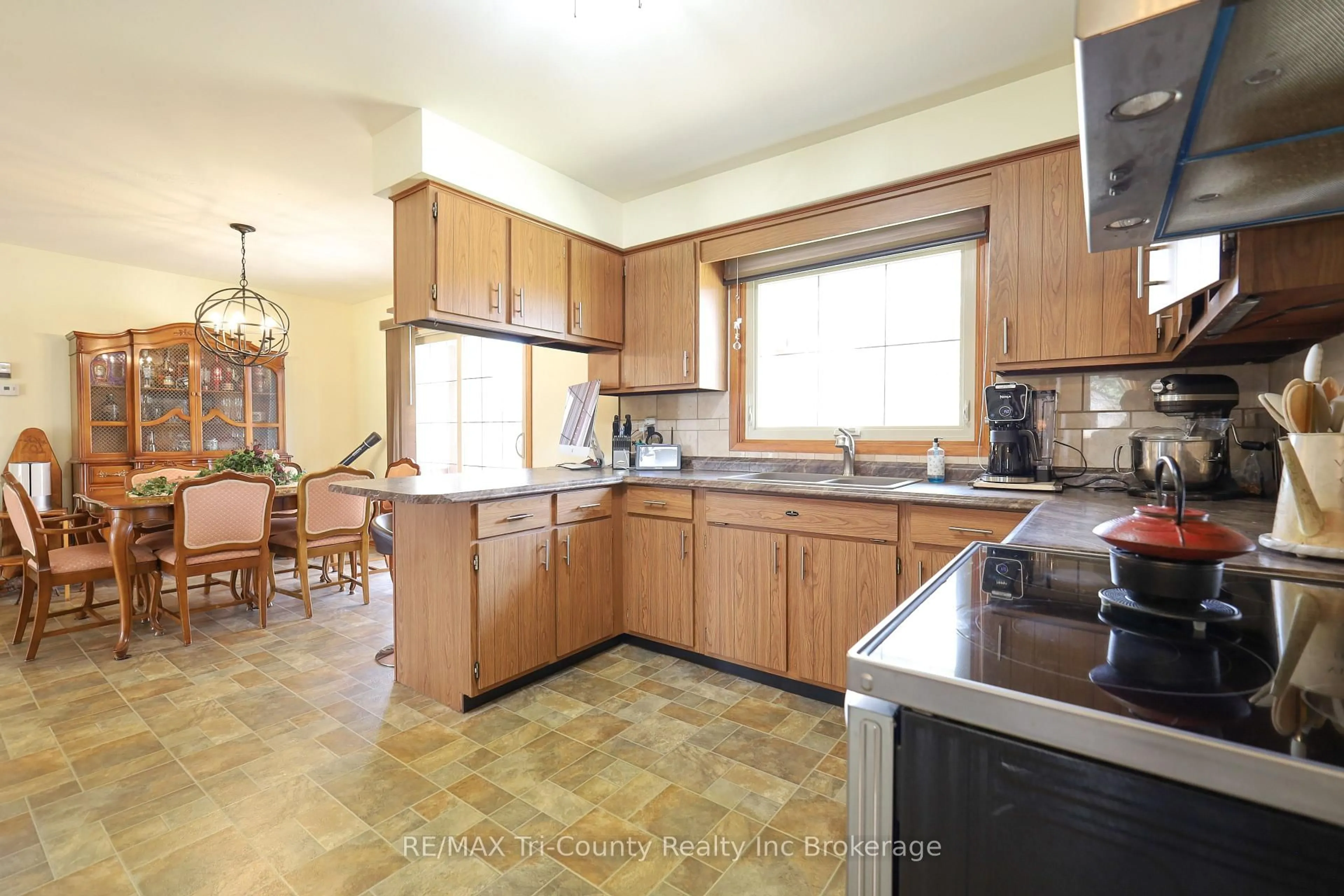 Standard kitchen, ceramic/tile floor for 9113 PLANK Rd, Bayham Ontario N0J 1Y0
