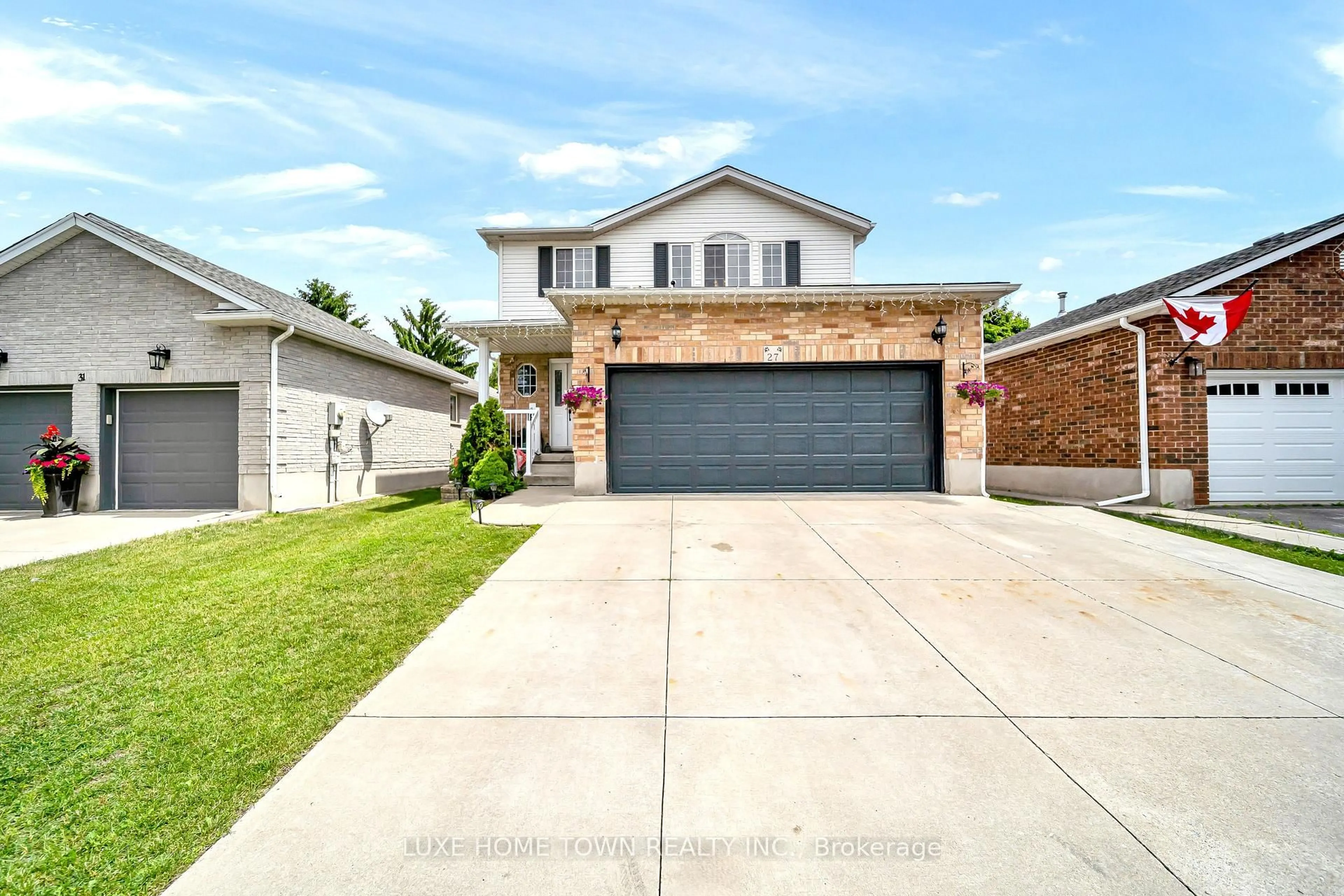 Home with brick exterior material, street for 27 Fraserwood Crt, Cambridge Ontario N1S 5B6