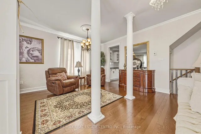 37 Lambert Cres, Brantford 4