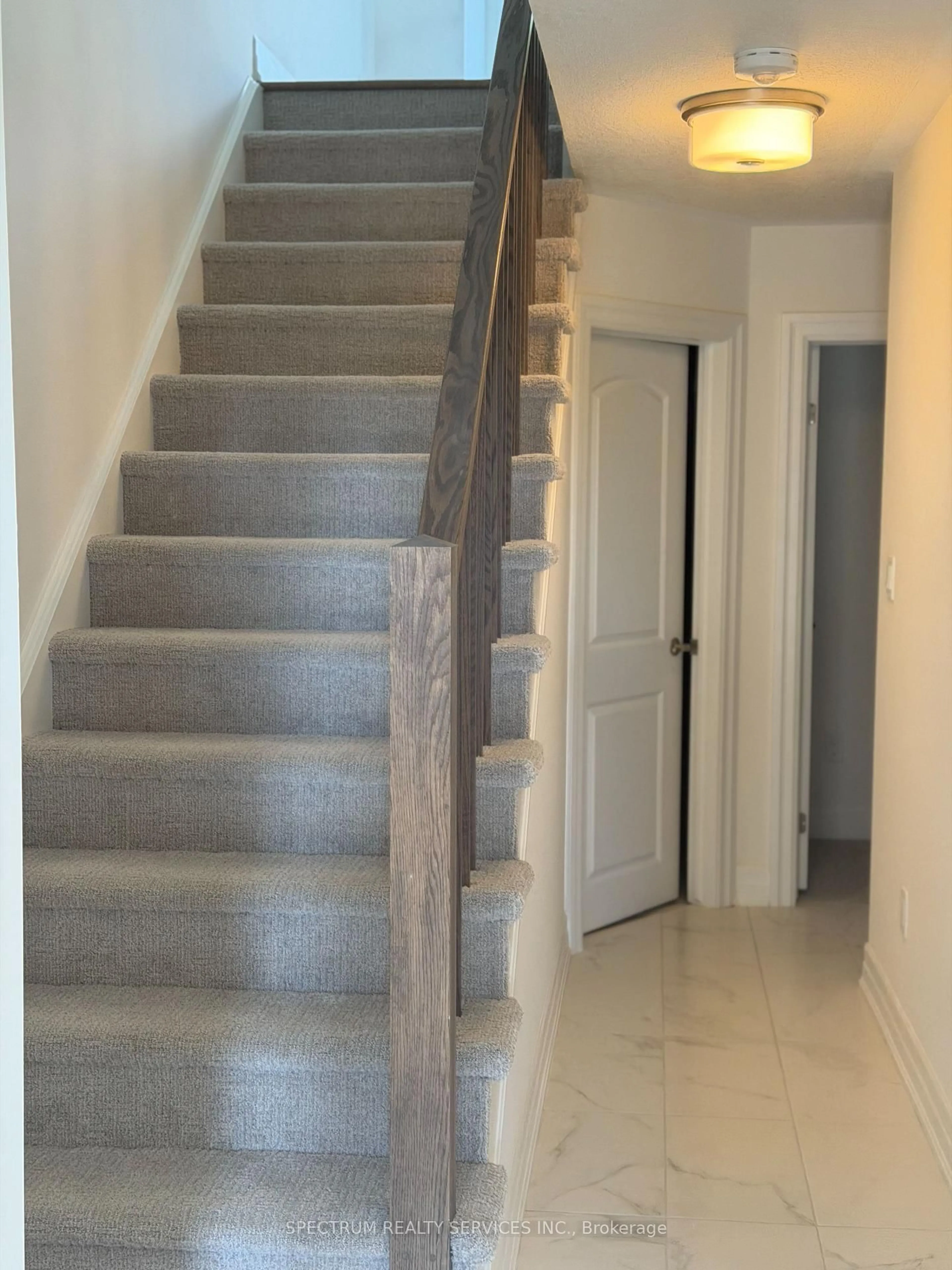 Stairs for 620 Colborne St #22, Brant Ontario N3T 0Y1