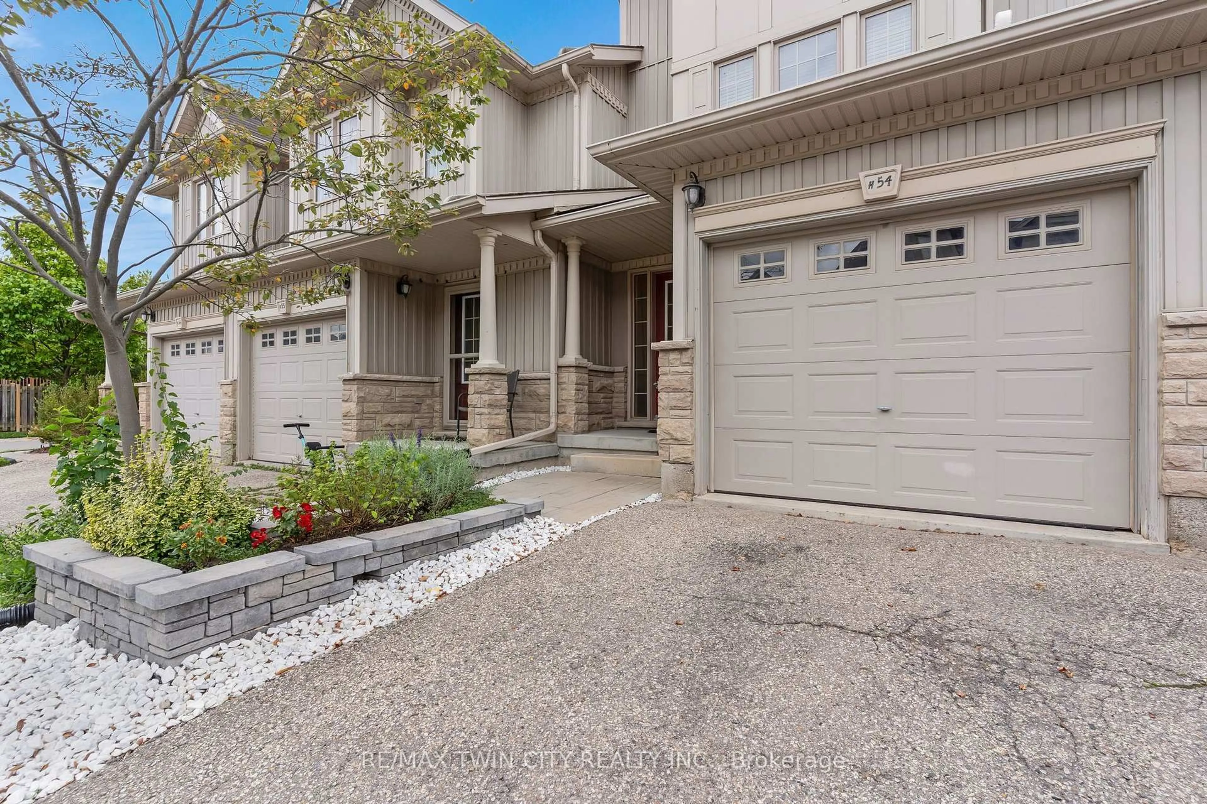 Unknown for 175 David Bergey Dr #H54, Kitchener Ontario N2E 4H7