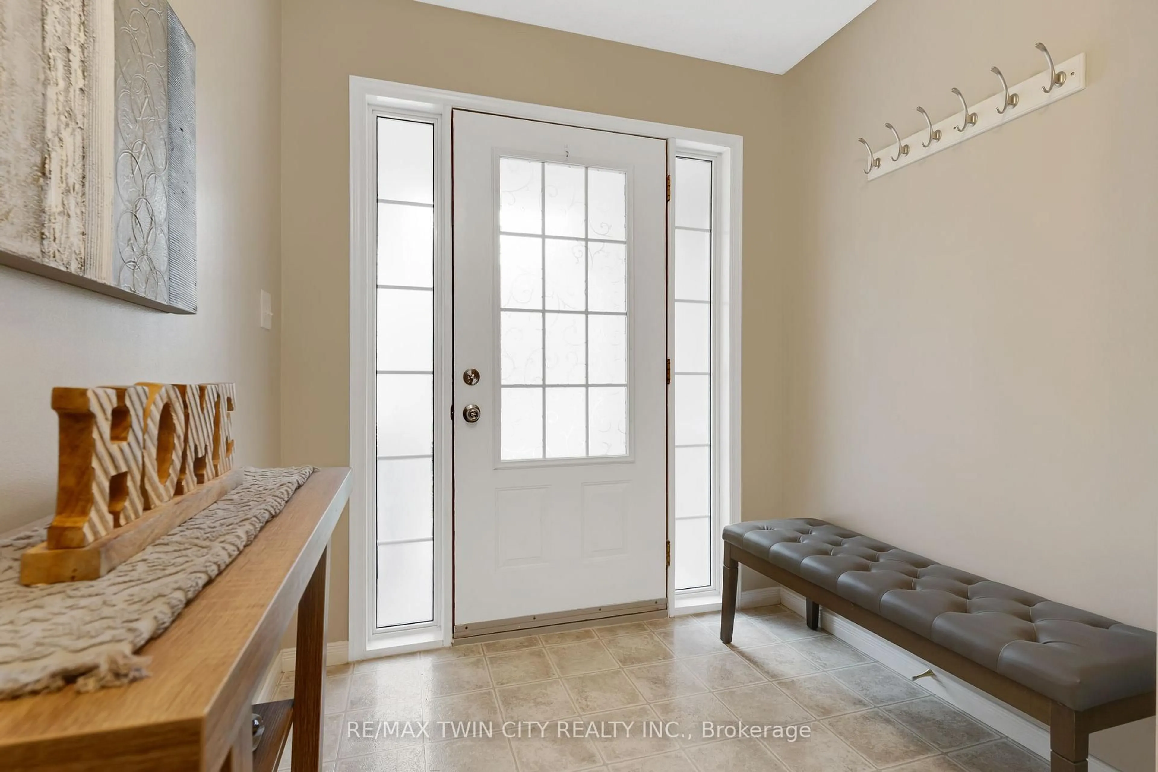 Indoor entryway for 175 David Bergey Dr #H54, Kitchener Ontario N2E 4H7