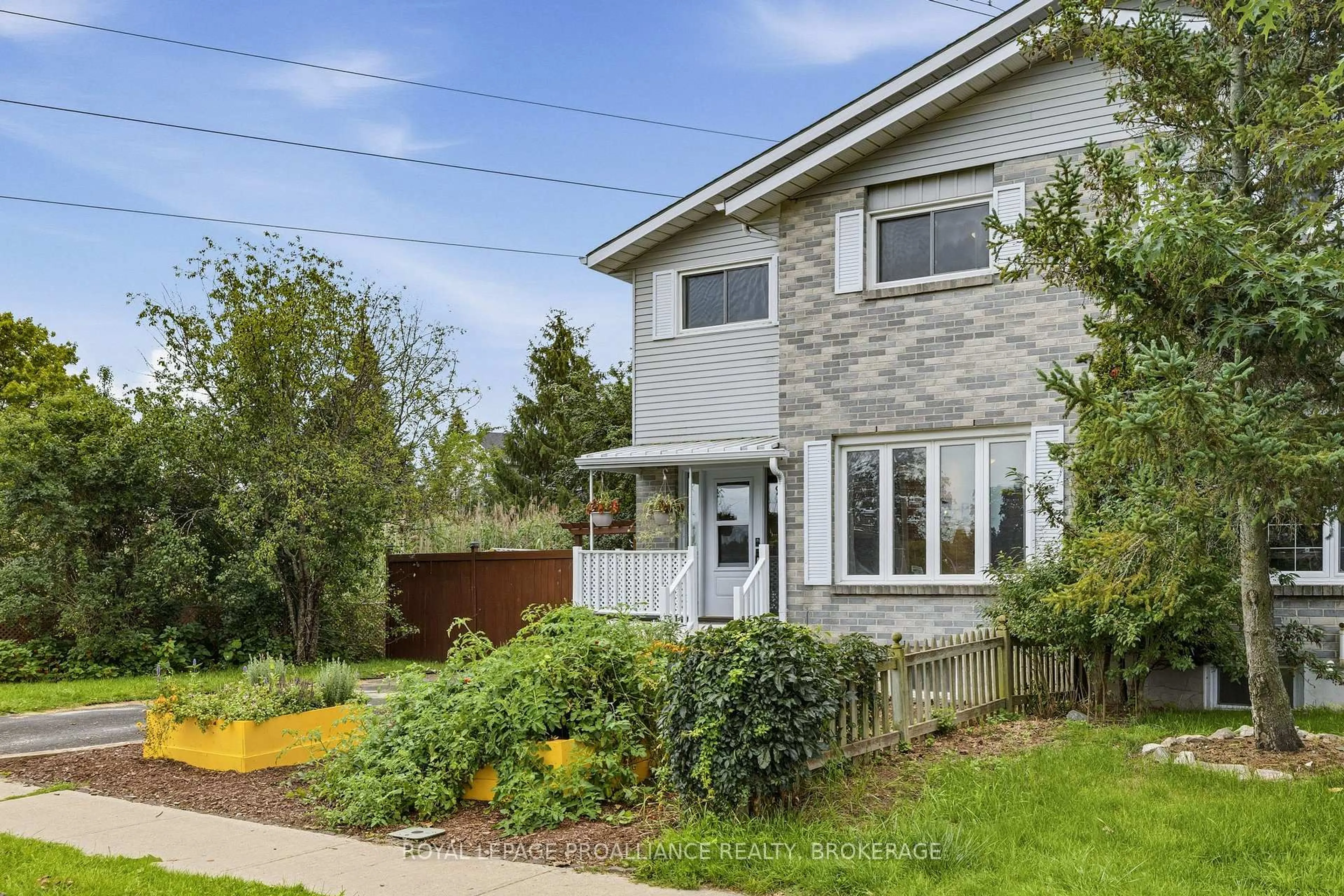 Unknown for 690 Davis Dr, Kingston Ontario K7M 7X3