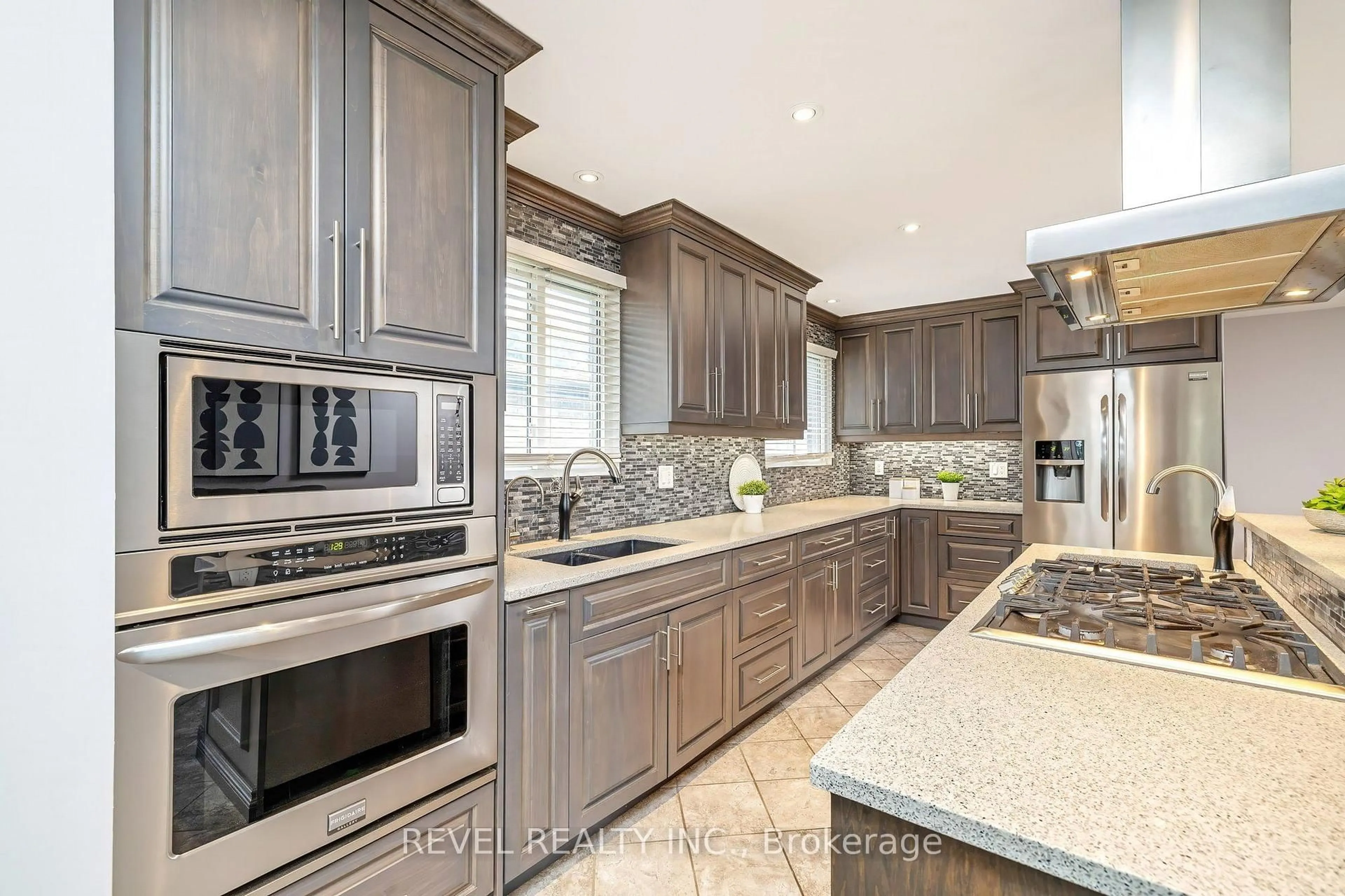 Contemporary kitchen, unknown for 194 Hahn Ave, Cambridge Ontario N3C 2Z2