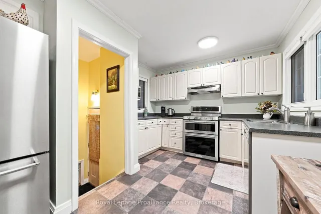 130 Hastings Dr, Belleville 2