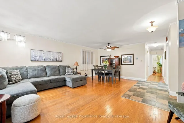 130 Hastings Dr, Belleville 3