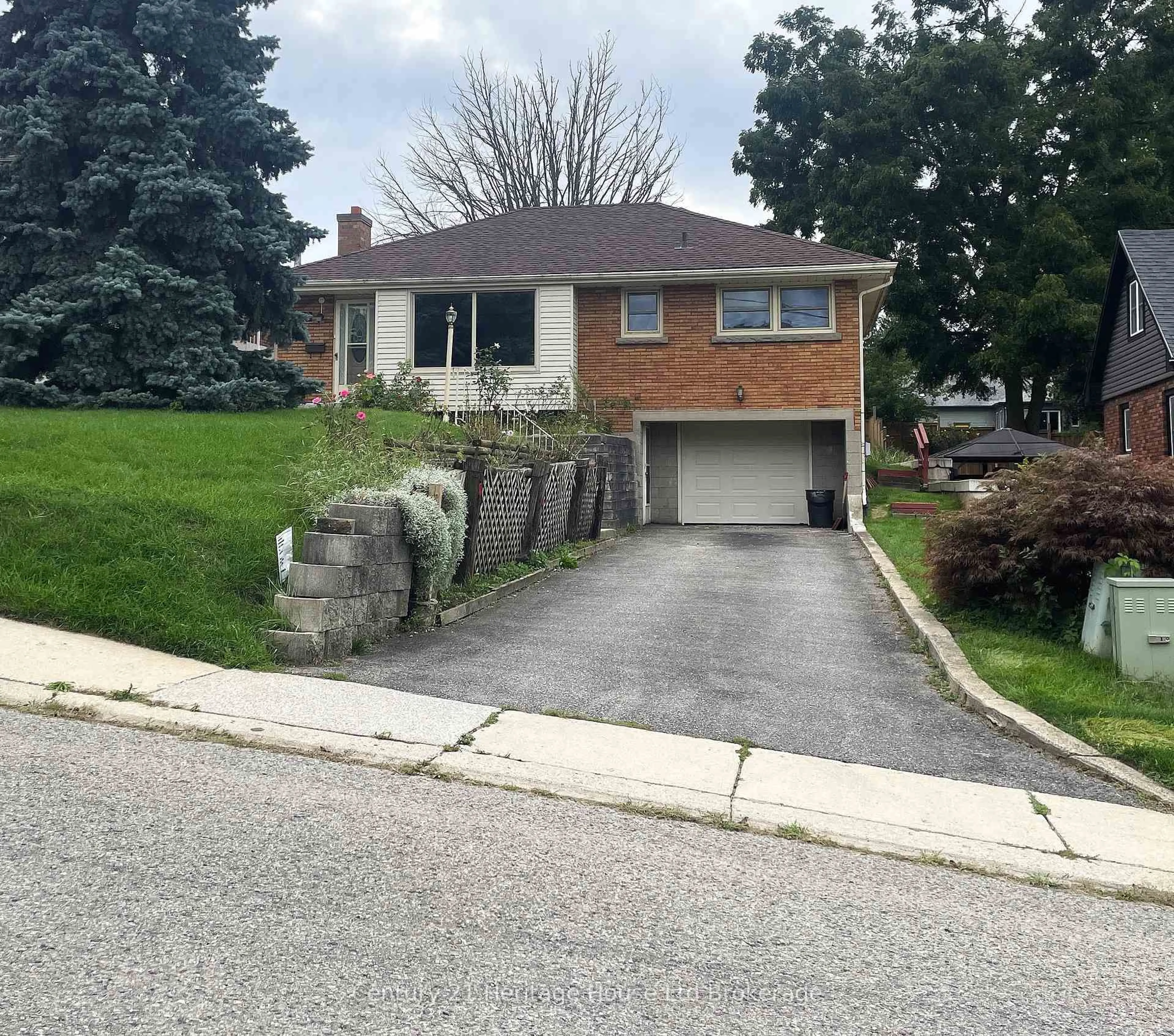 Home with brick exterior material, street for 260 Butler St, Woodstock Ontario N4S 3B2
