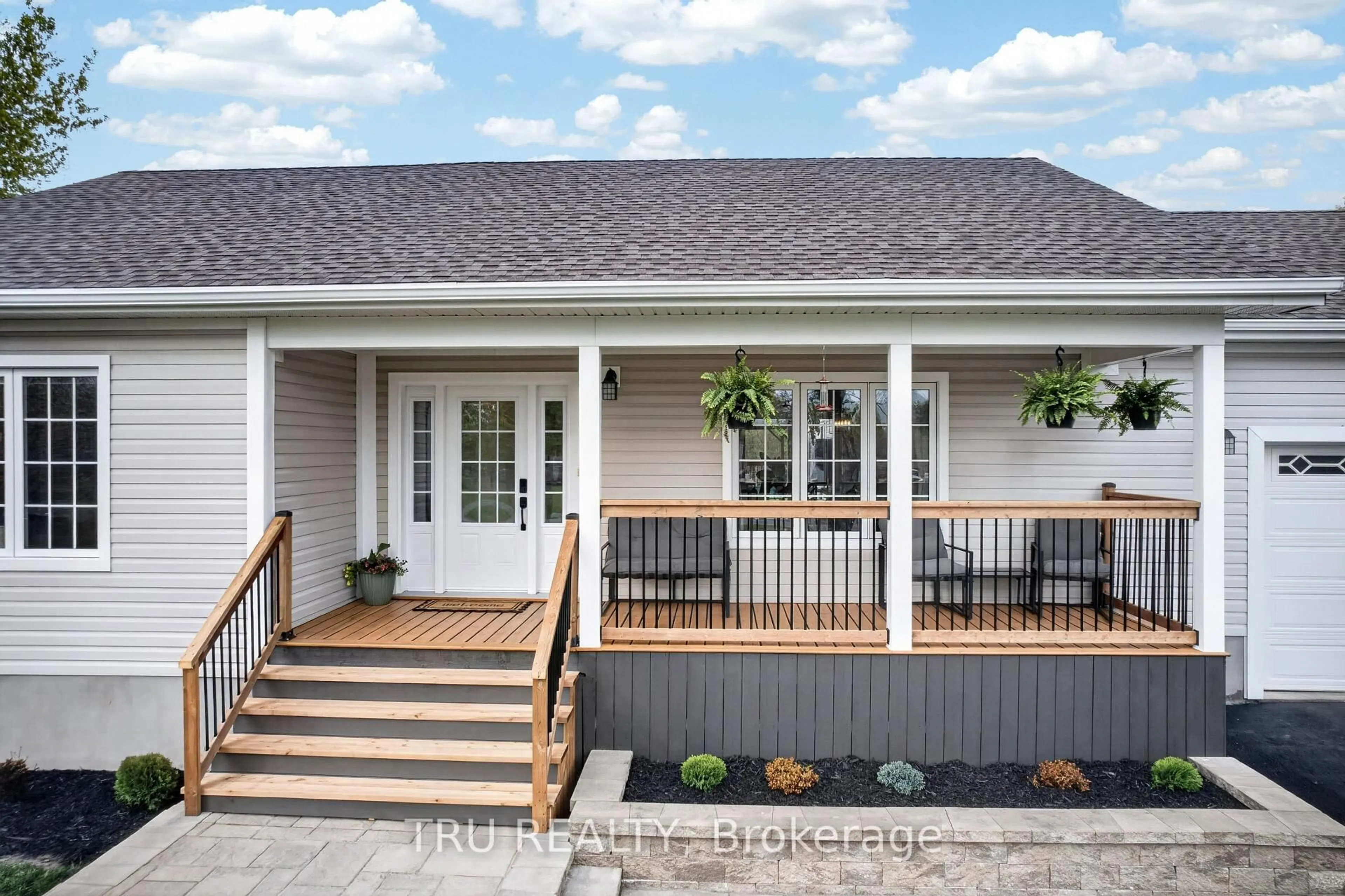 Home with vinyl exterior material, street for 52 Kimberly Ave, North Grenville Ontario K0G 1J0