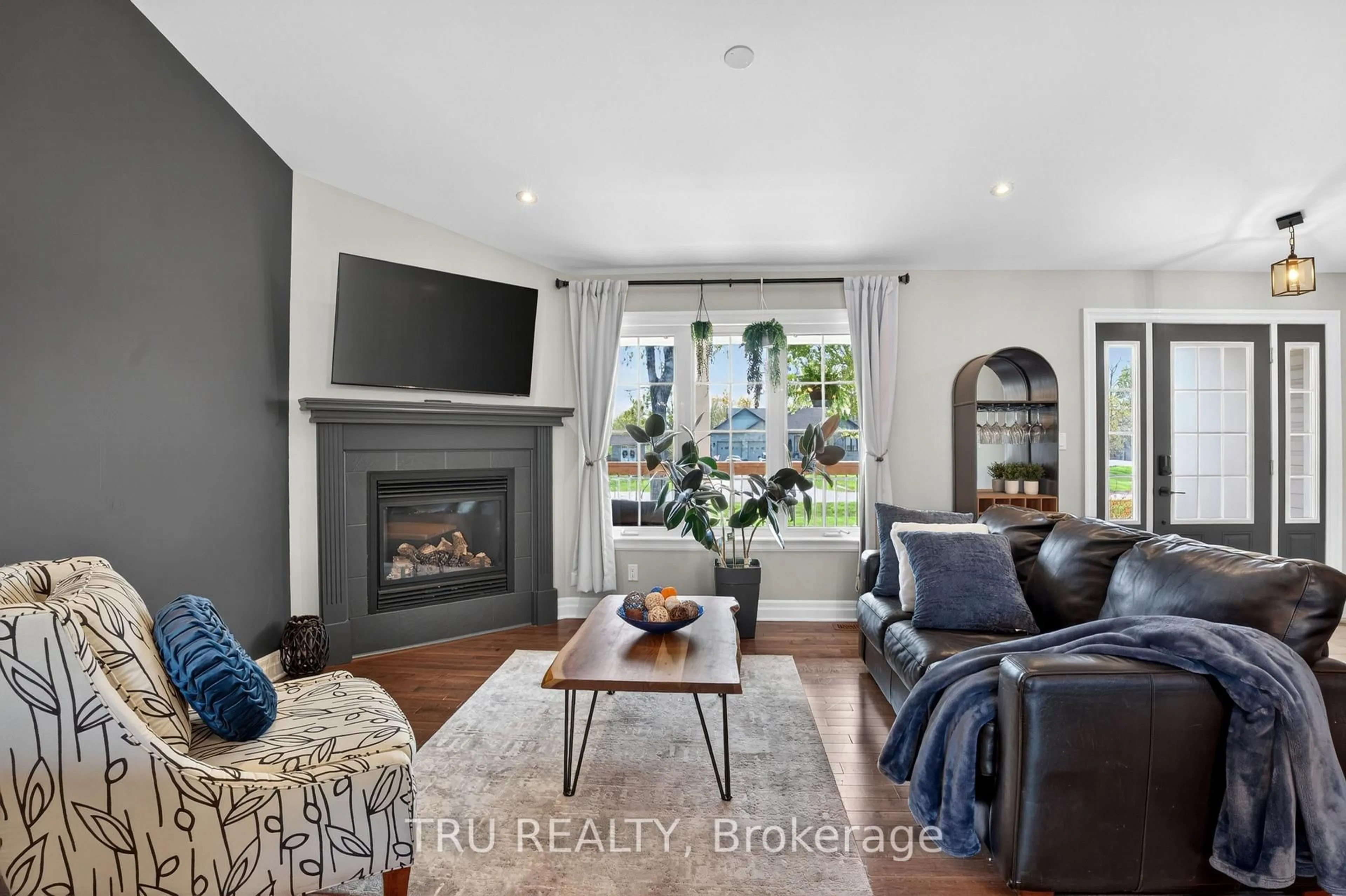 Living room with furniture, unknown for 52 Kimberly Ave, North Grenville Ontario K0G 1J0