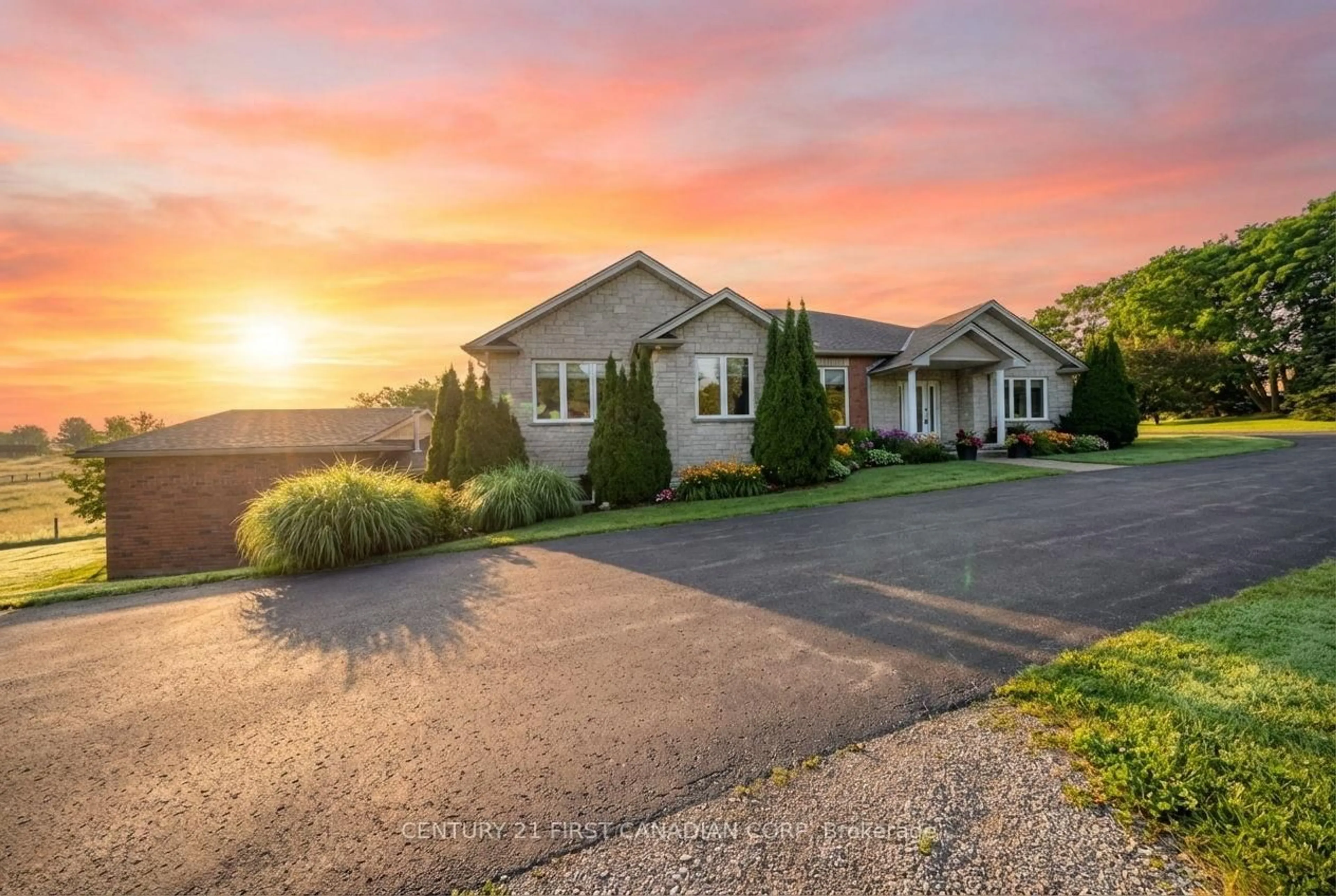 A pic from outside/outdoor area/front of a property/back of a property/a pic from drone, unknown for 270 McGill Rd, Brant Ontario N0E 1K0