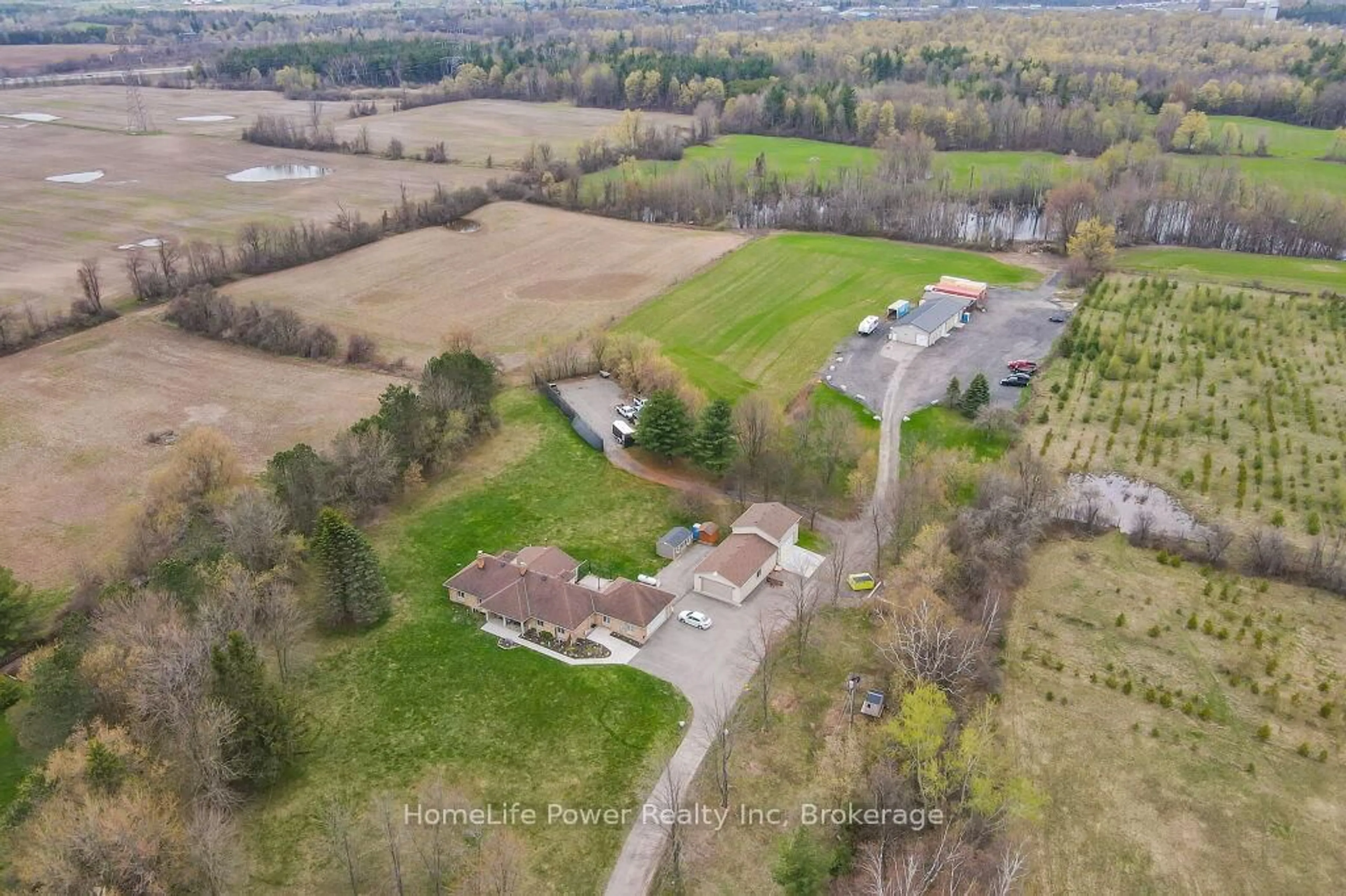A pic from outside/outdoor area/front of a property/back of a property/a pic from drone, building for 4290 Victoria Rd, Puslinch Ontario N0B 2J0
