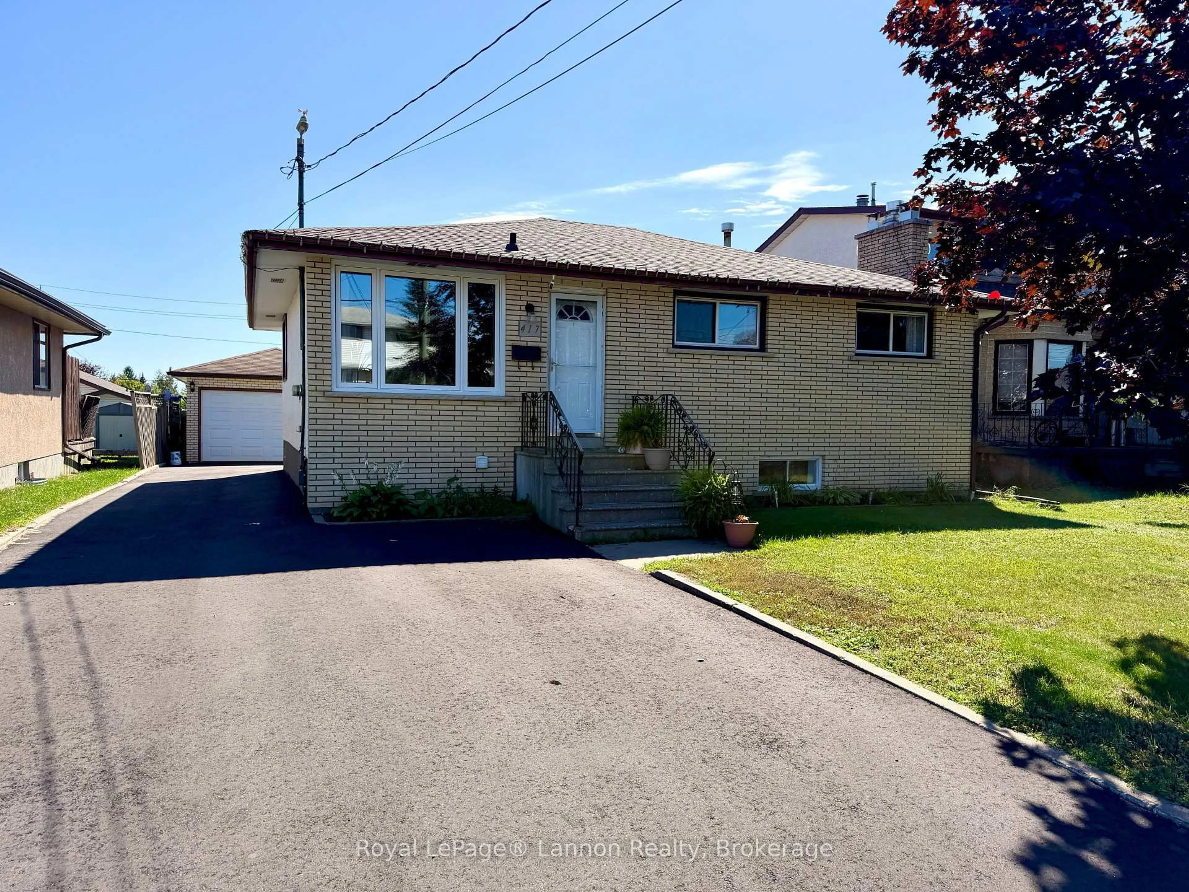 Unknown for 417 Strand Ave, Thunder Bay Ontario P7B 5A8