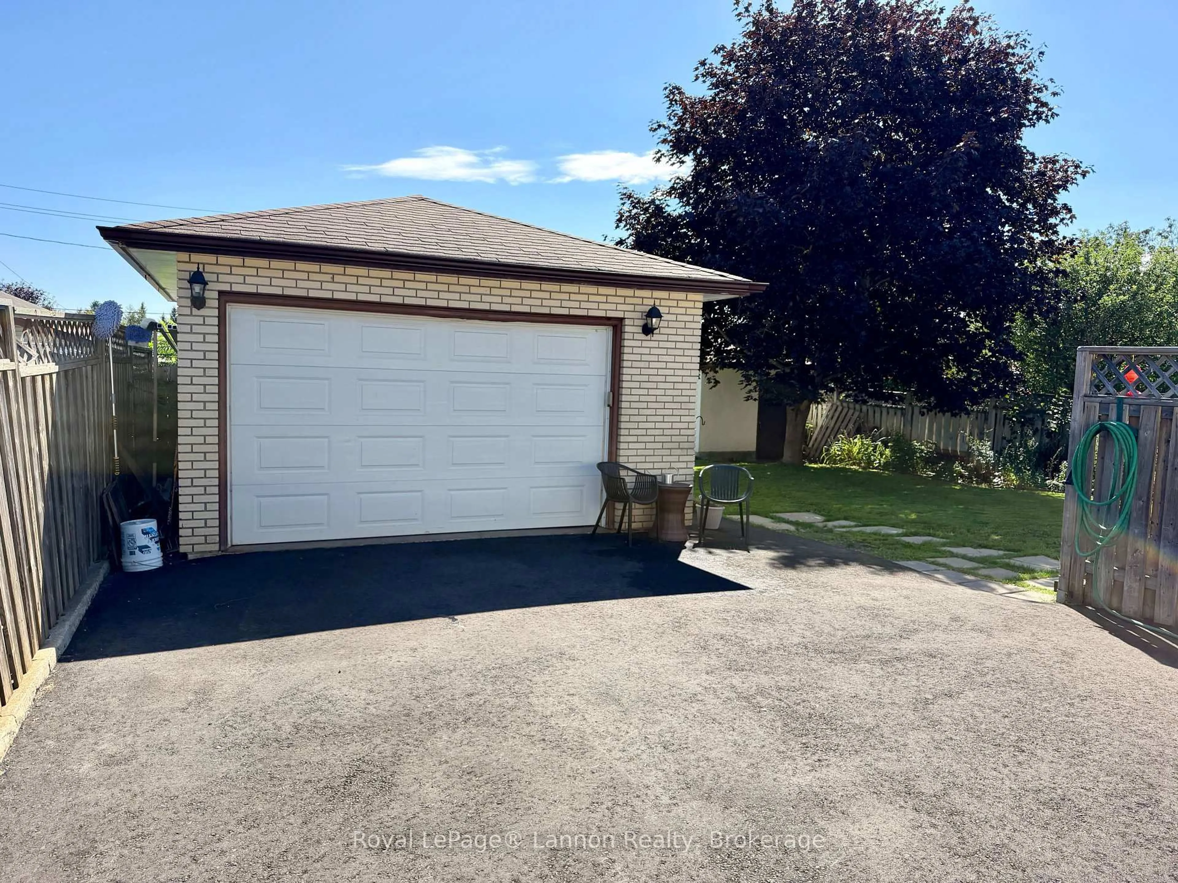 A pic from outside/outdoor area/front of a property/back of a property/a pic from drone, street for 417 Strand Ave, Thunder Bay Ontario P7B 5A8
