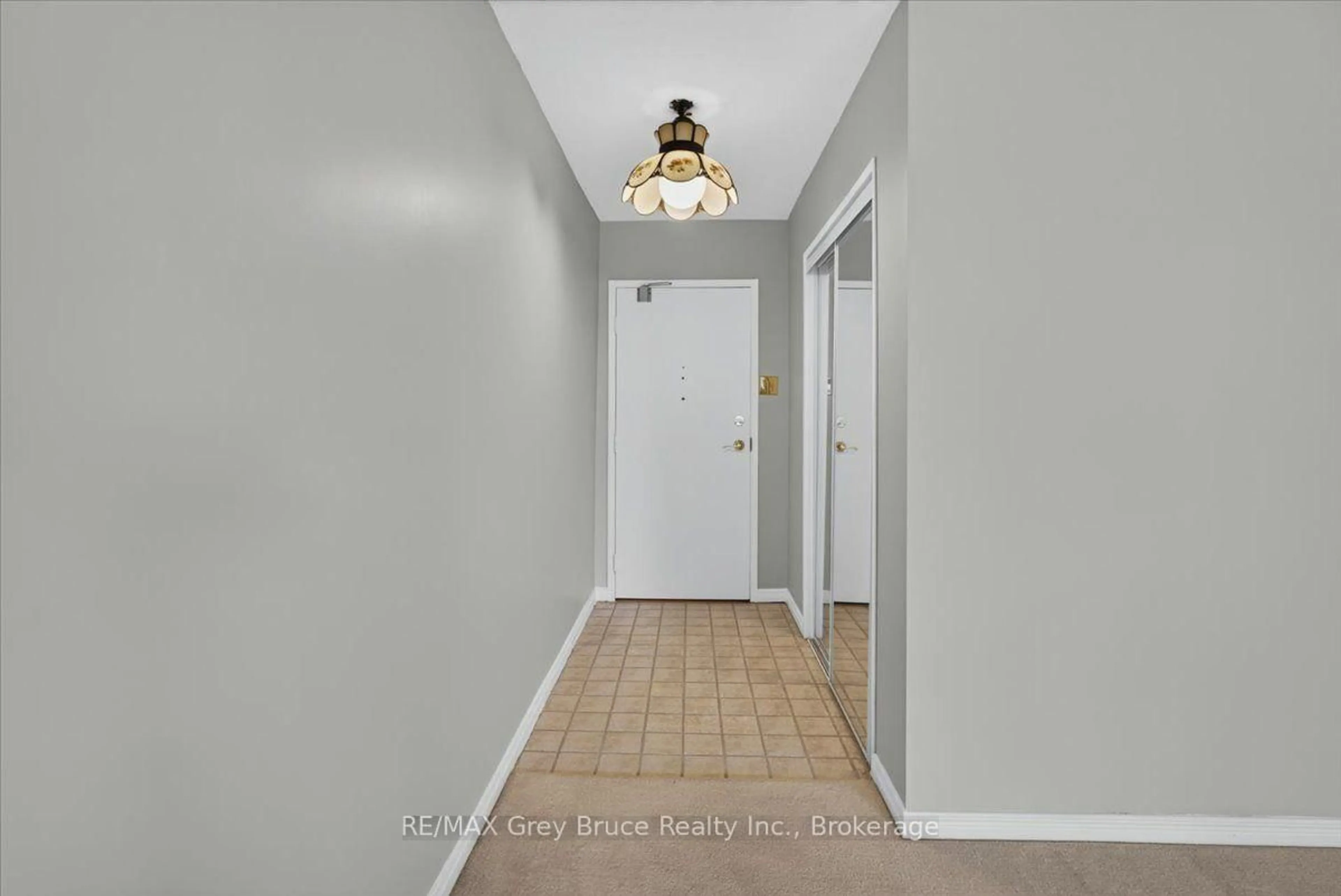 Unknown for 860 9TH St #208, Owen Sound Ontario N4K 1R2