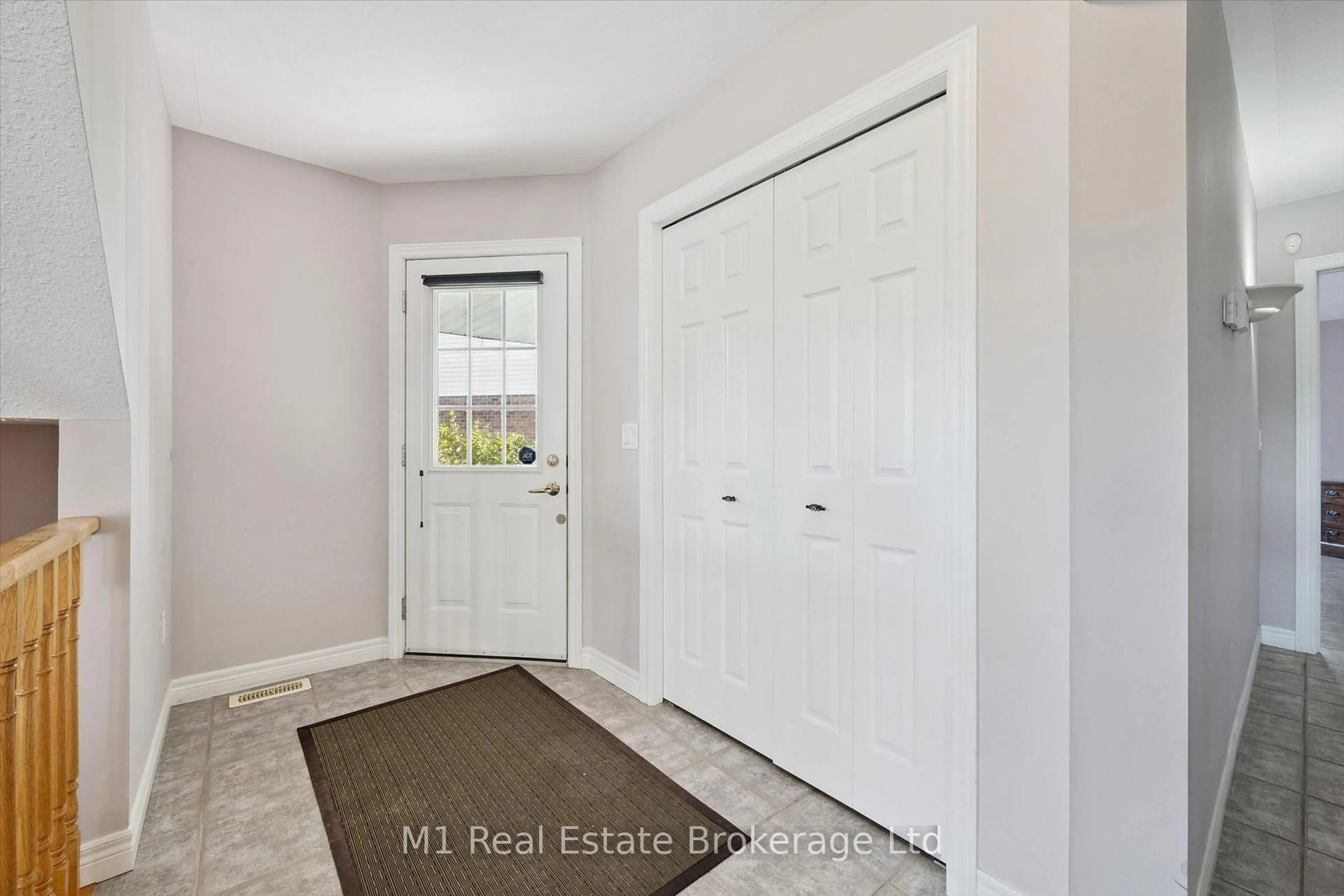 Indoor entryway for 105 Riverwalk Pl, Guelph/Eramosa Ontario N0B 2K0