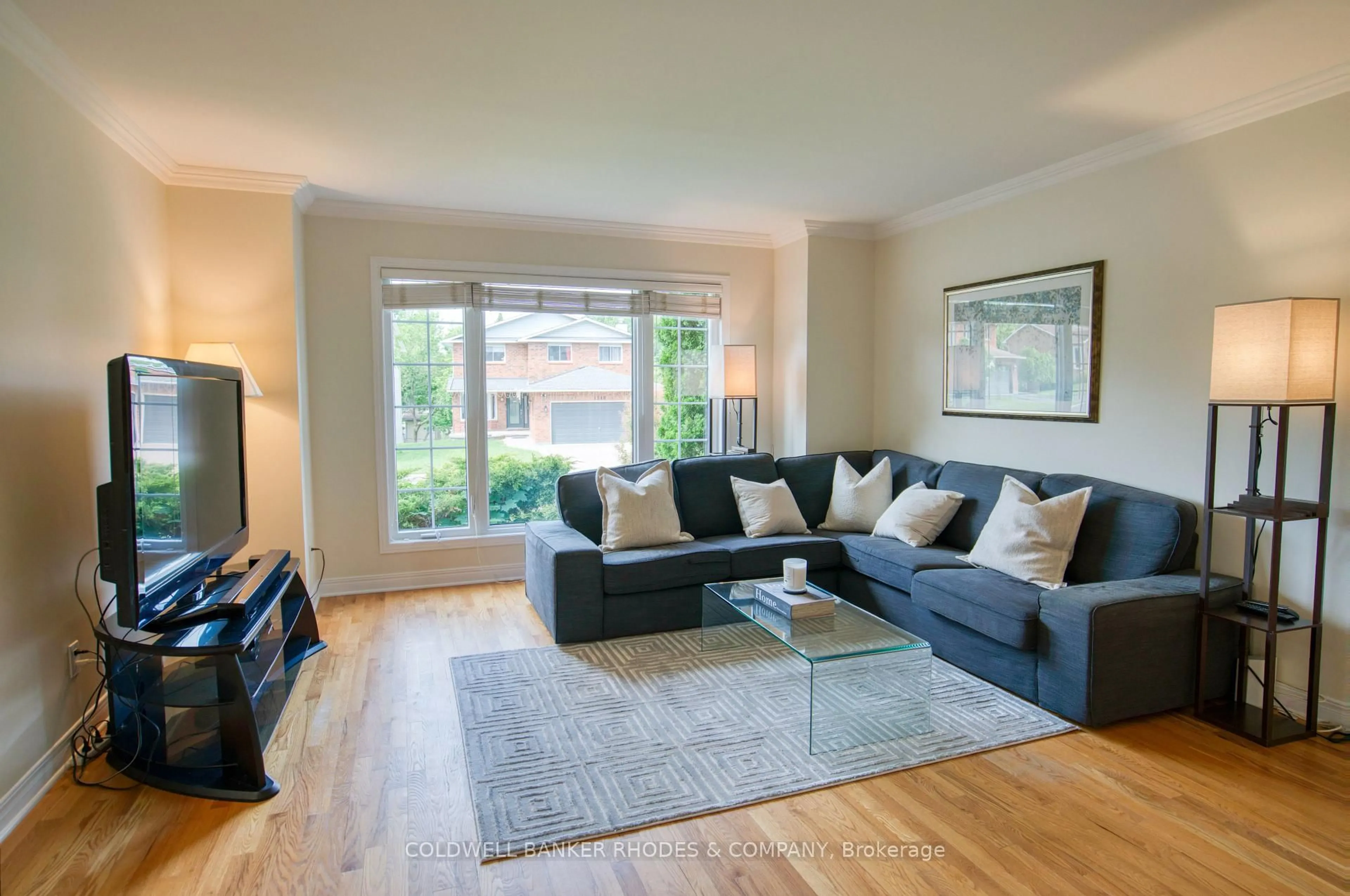 Living room with furniture, unknown for 1349 Gaultois Ave, Ottawa Ontario K1C 6G5