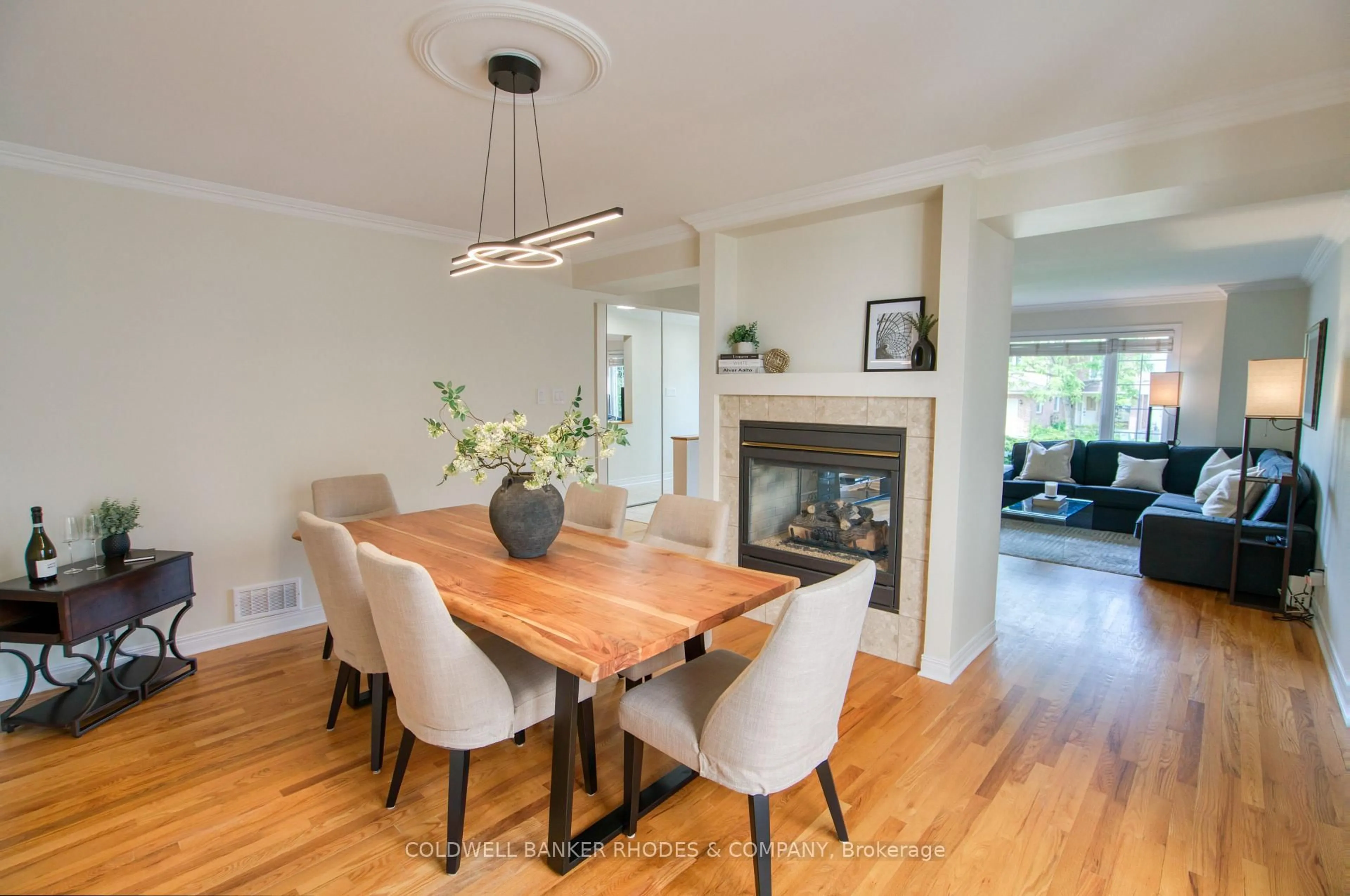 Dining room, wood/laminate floor for 1349 Gaultois Ave, Ottawa Ontario K1C 6G5