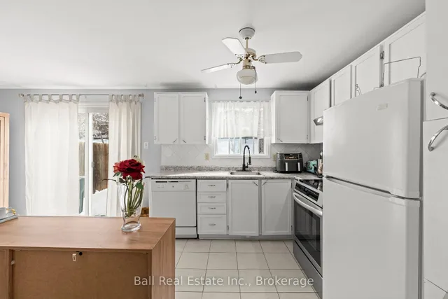 2048 Walker Ave, Peterborough 5