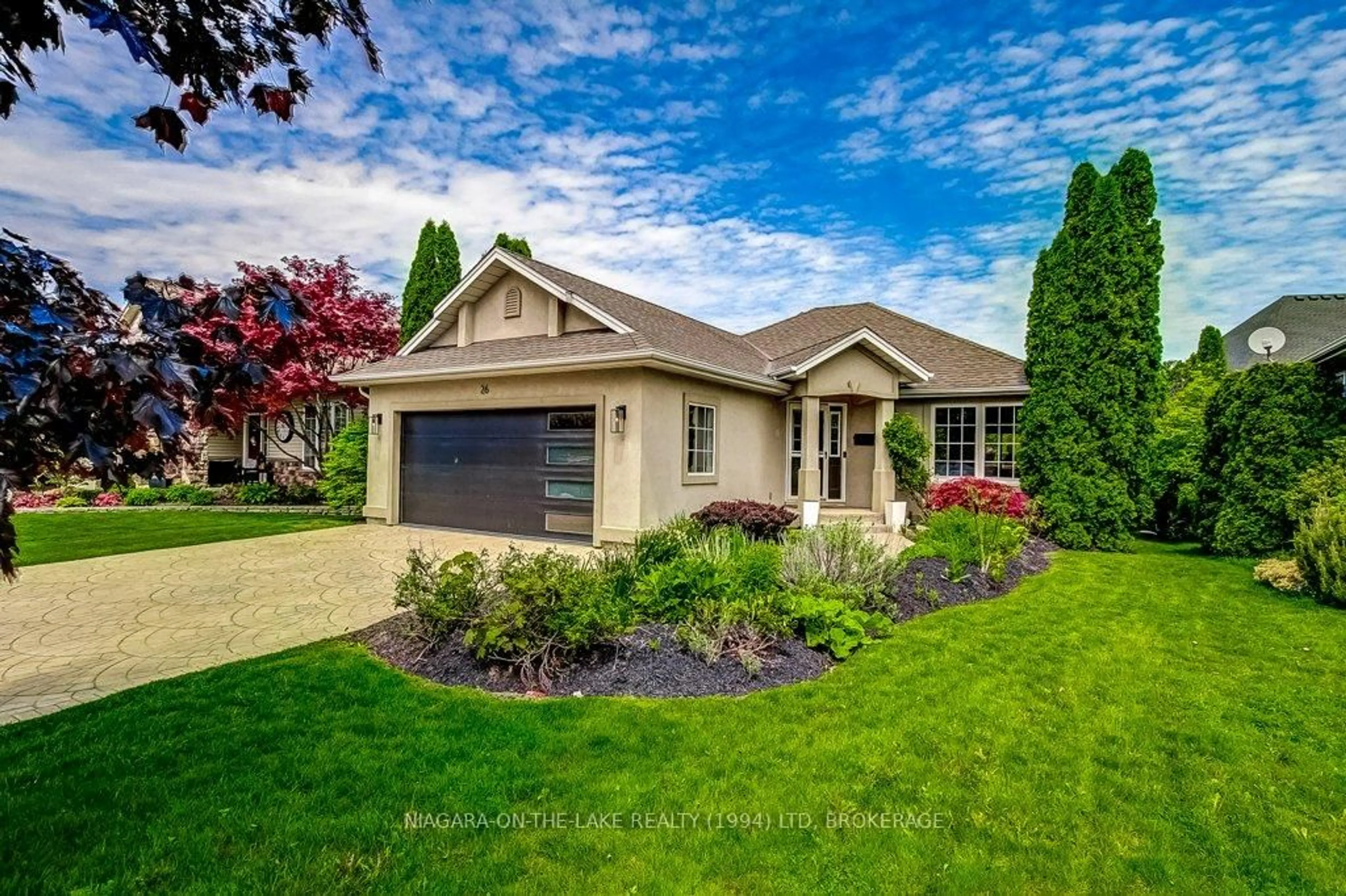 Home with vinyl exterior material, street for 26 Diana Dr, Niagara-on-the-Lake Ontario L0S 1T0