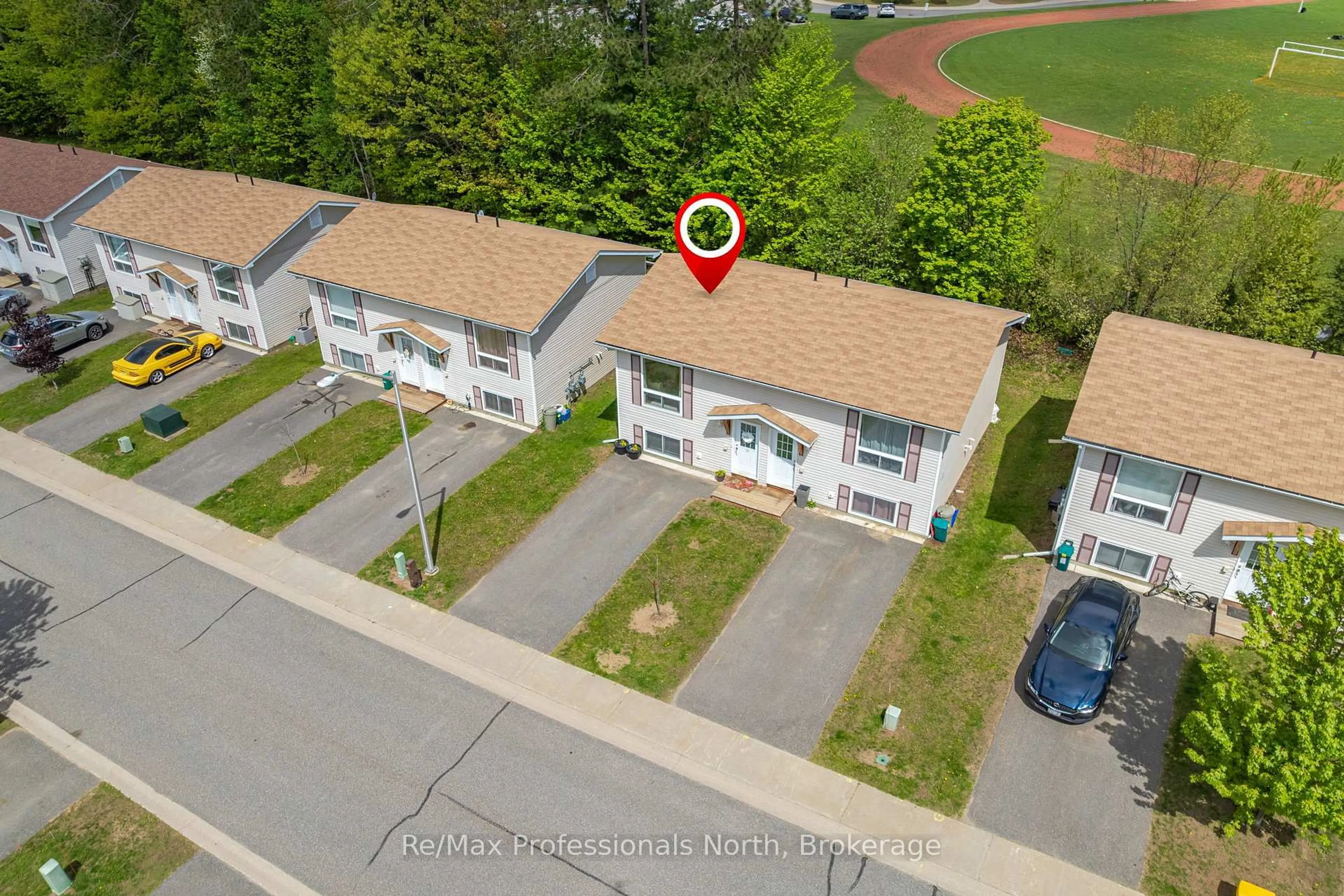 A pic from outside/outdoor area/front of a property/back of a property/a pic from drone, street for 200 Pine St #68, Bracebridge Ontario P1L 2H9