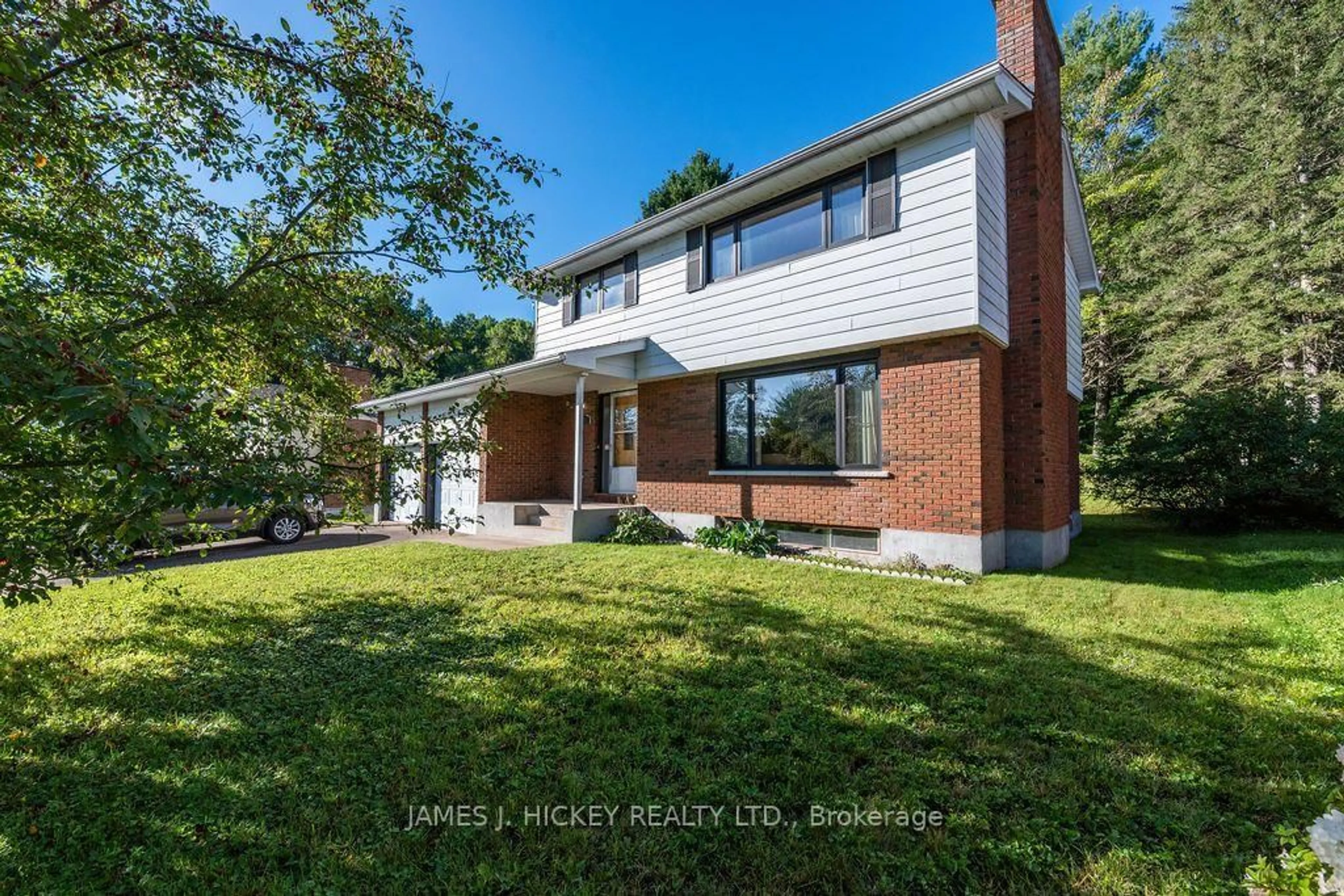 Home with brick exterior material, street for 246 Thomas St, Deep River Ontario K0J 1P0