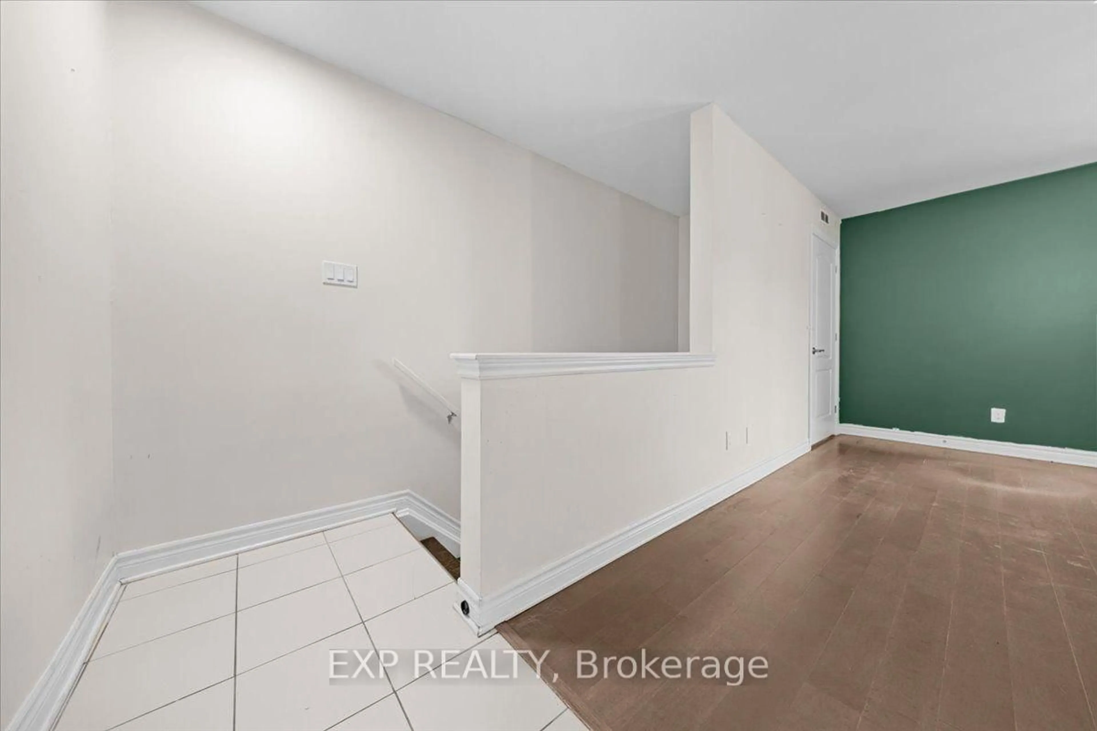 A pic of a room for 245 Equinox Dr #202, Russell Ontario K0A 1W0